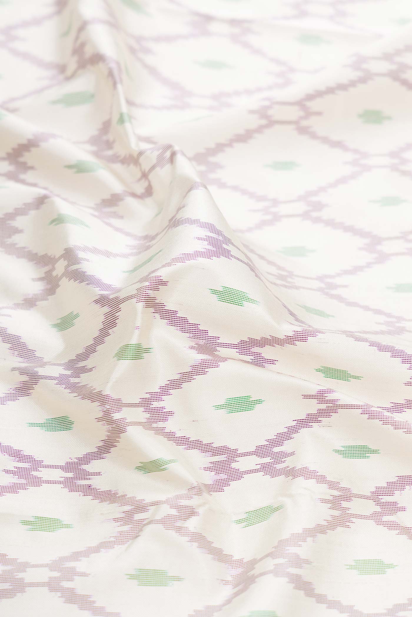 Off White Dual Tone Double Ikat Saree - Image 2