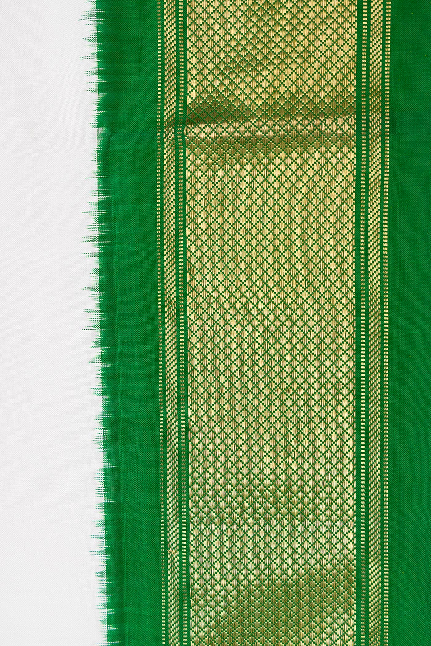 White Pochampally Silk Saree - Image 3