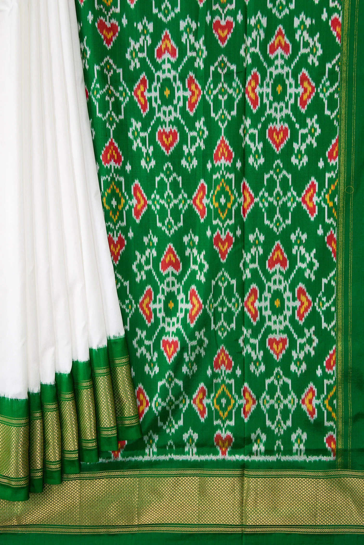 White Pochampally Silk Saree - Image 4