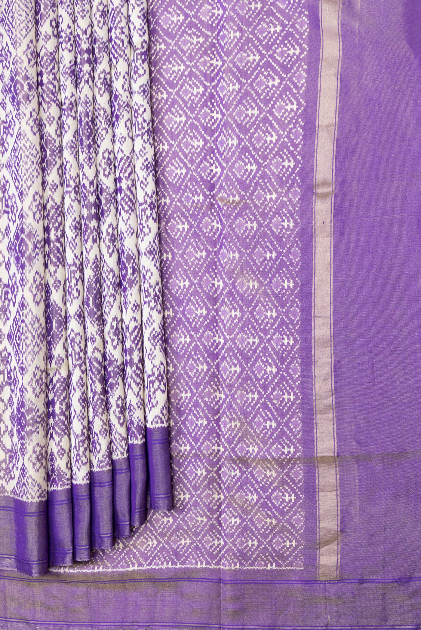 Off White Pochampally Silk Saree - Image 4
