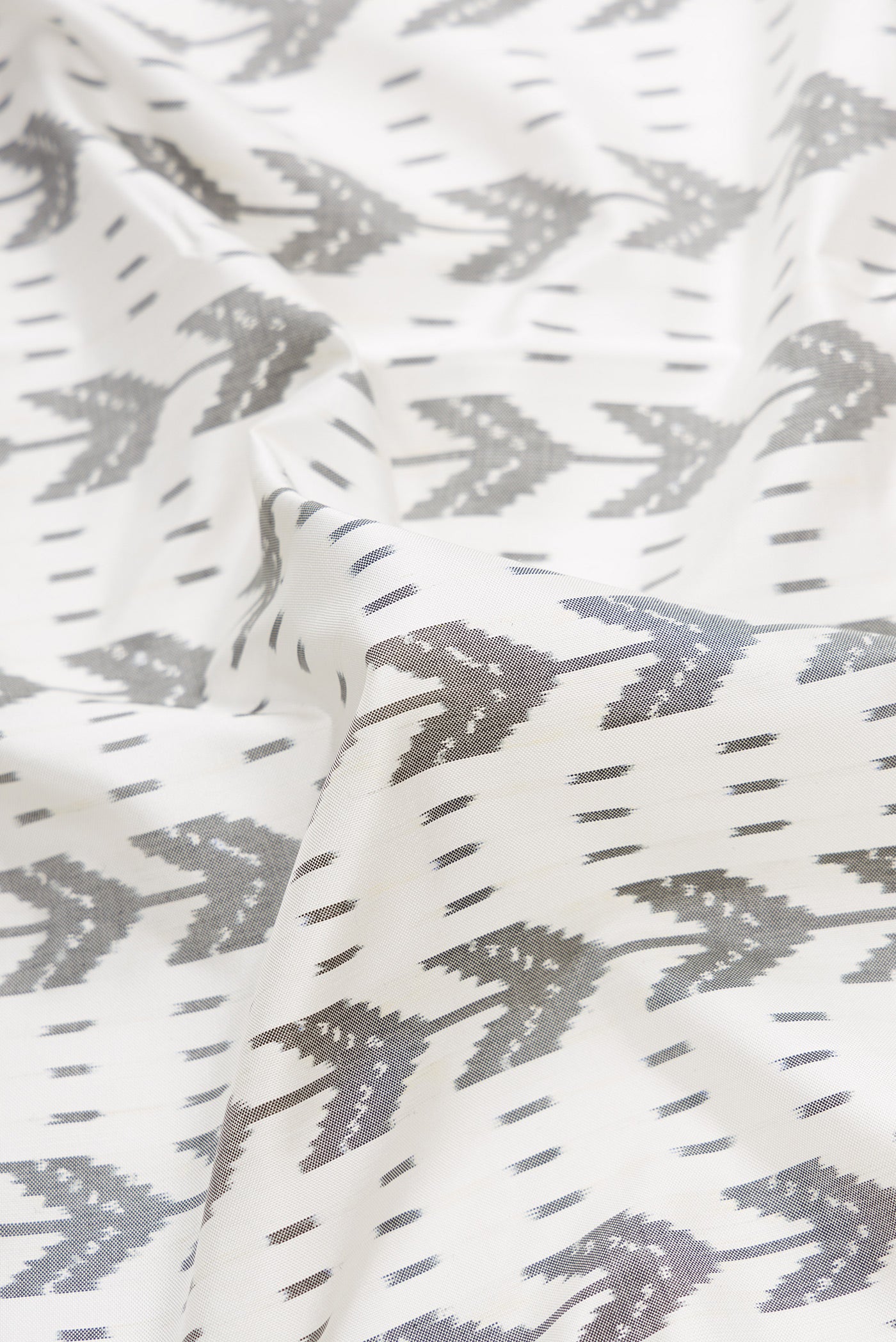Off White Pochampally Silk Saree - Image 2