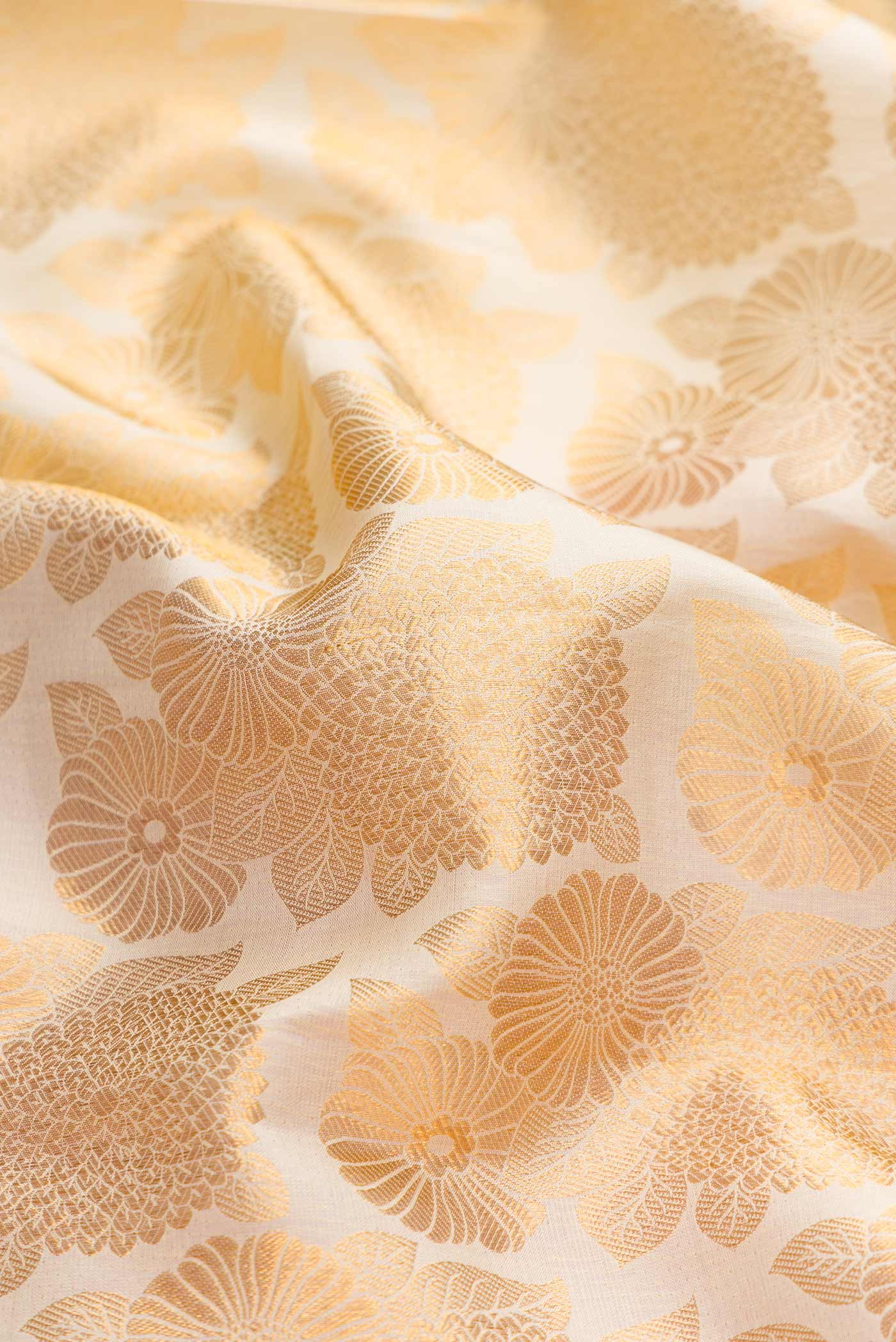 Off White Dual Tone Kanjivaram Silk Saree - Image 2