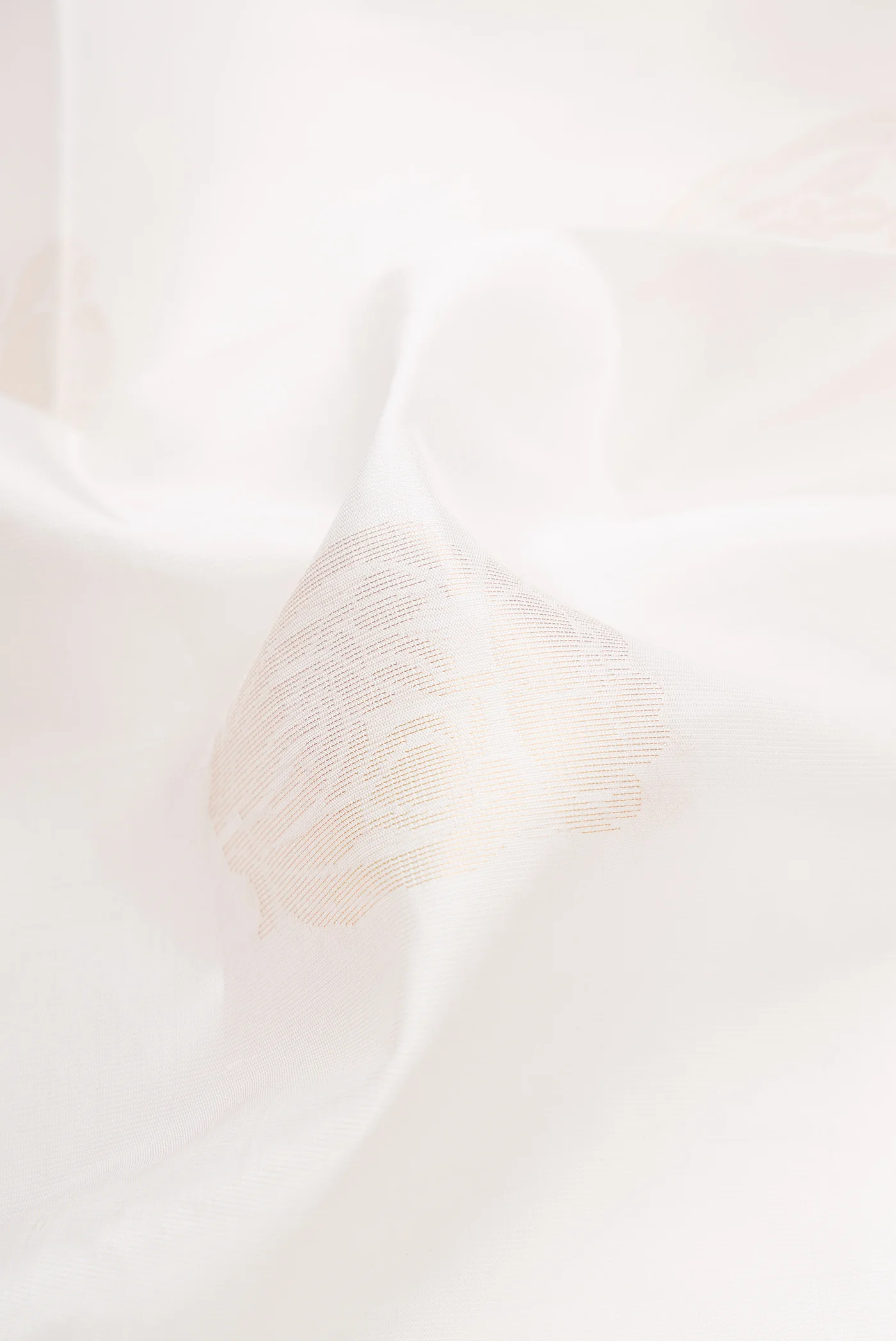 White Dual Tone Soft Silk Saree - Image 2