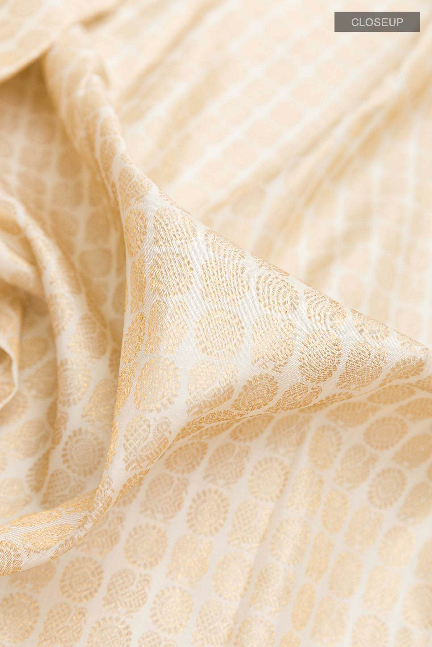 Off White Kanjivaram Silk Saree - Image 3