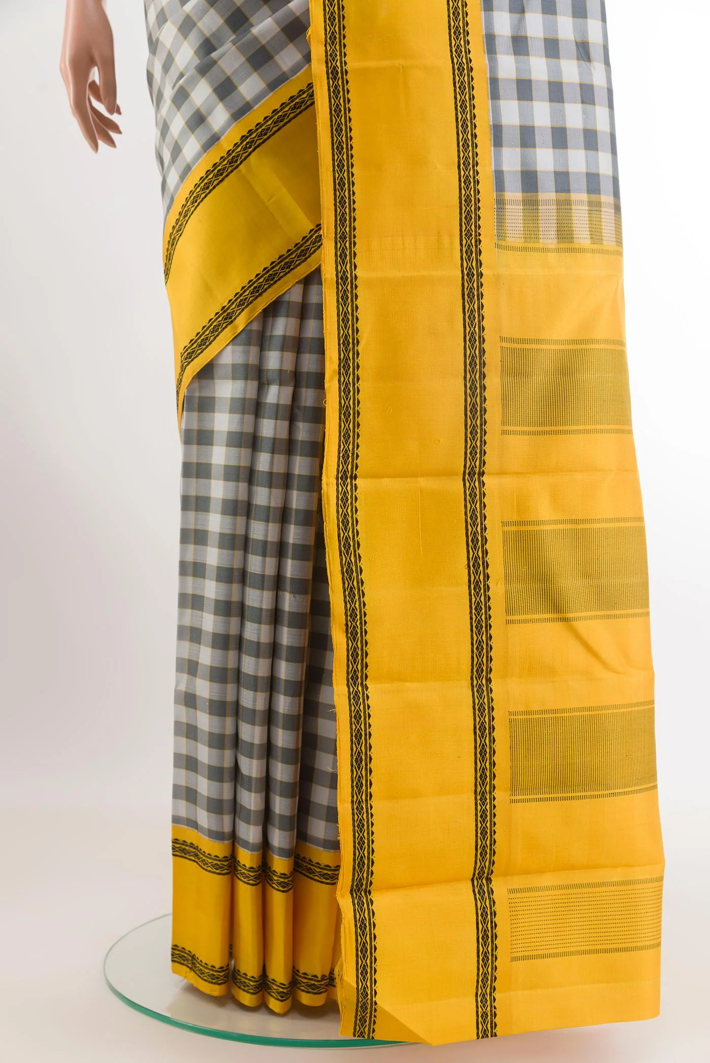 Off White Kanjivaram Silk Saree - Image 3