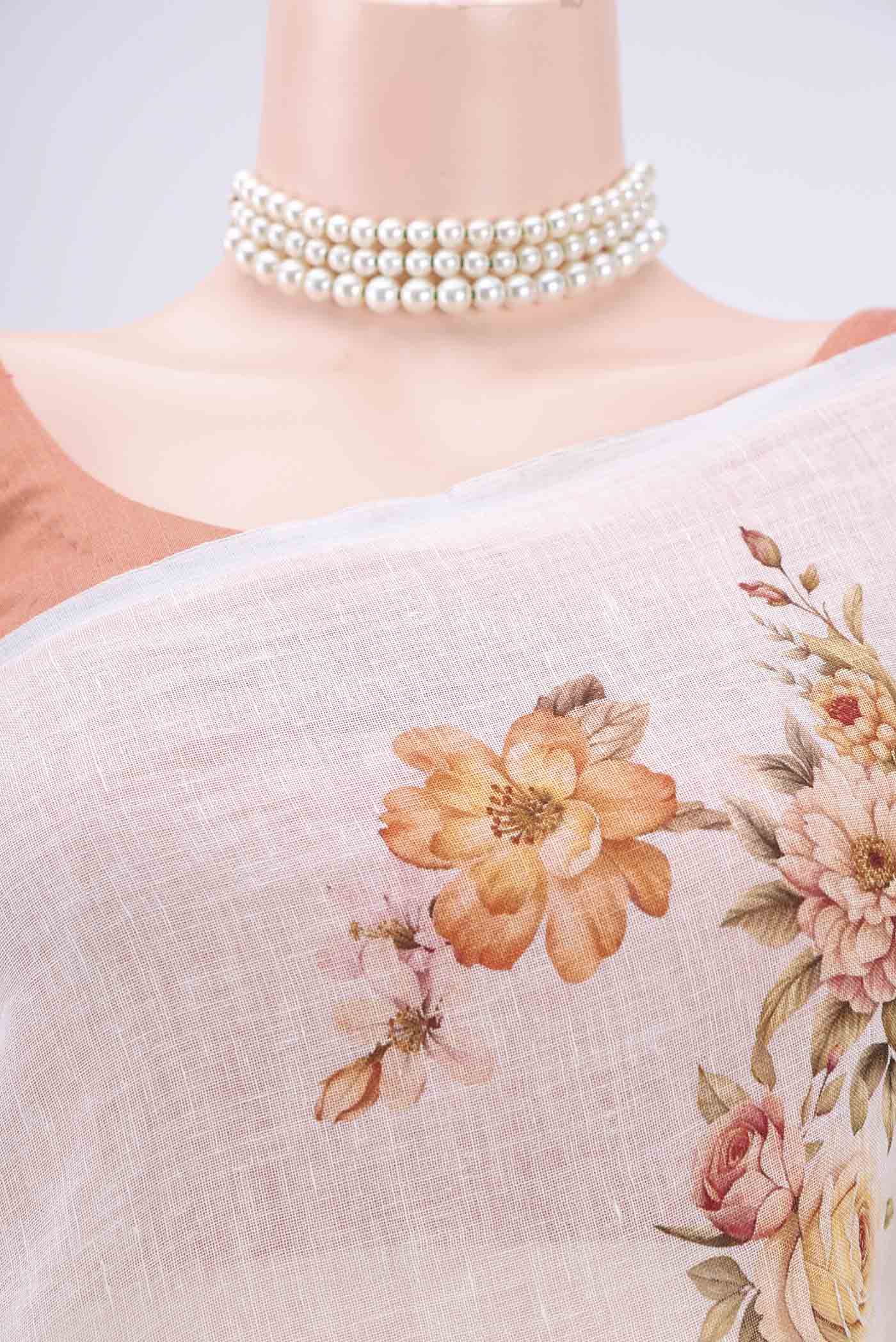 Off White Linen Saree - Image 2