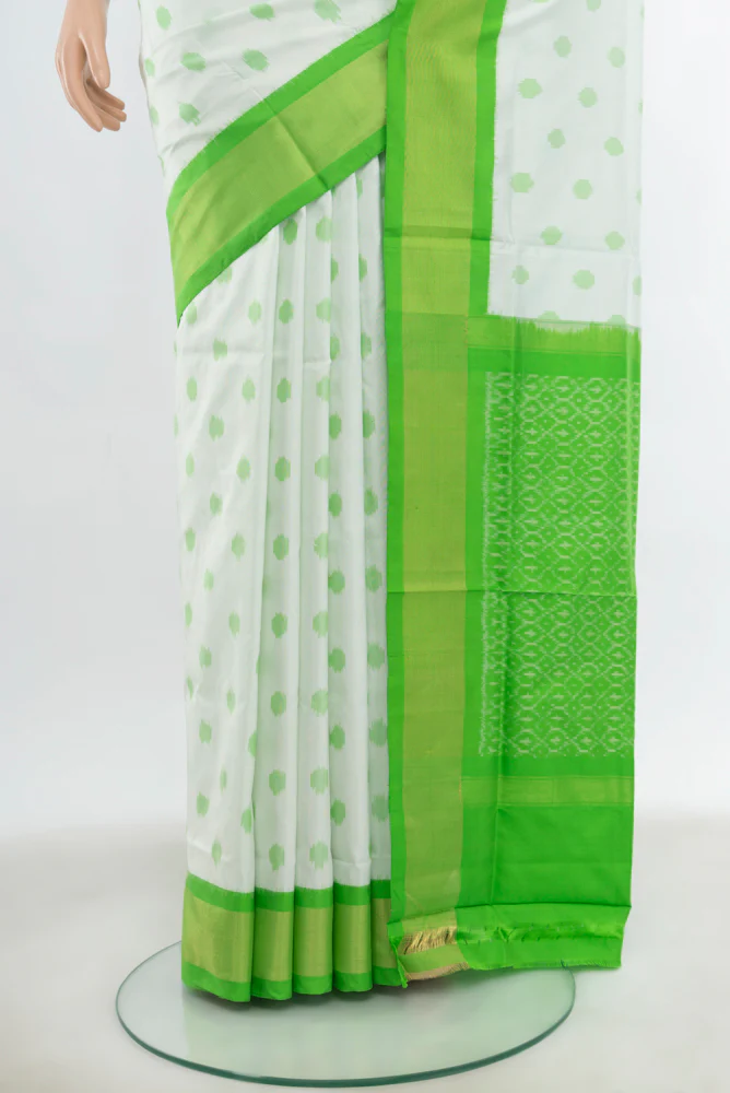 White Pochampally Silk Saree - Image 3