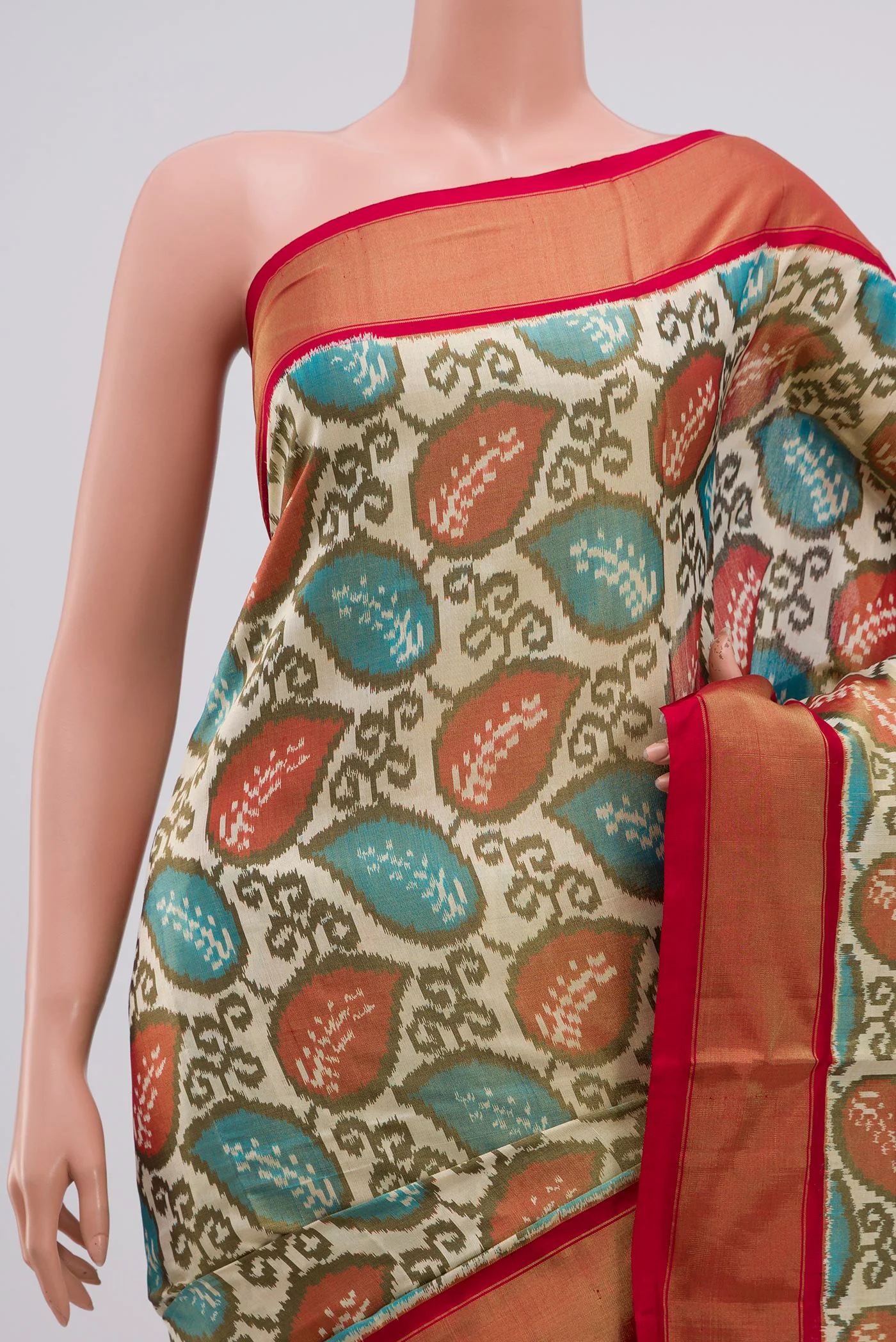 Cream Pochampally Silk Saree - Image 2