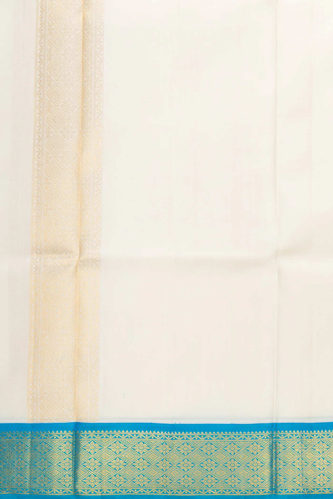 Off White Silk Dhoti With Angavastram (8X4) Muzham - Image 3