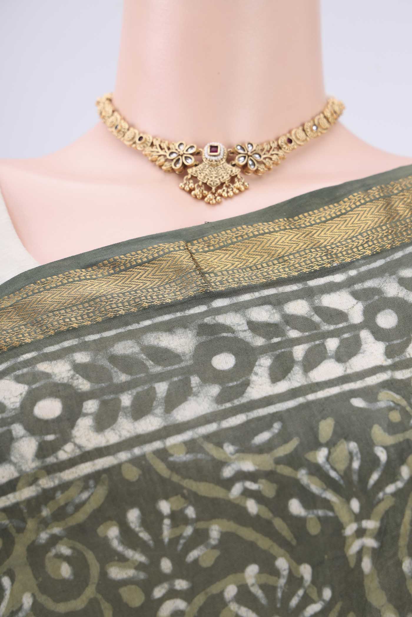 Olive Green Maheshwari Silk Cotton Saree - Image 2