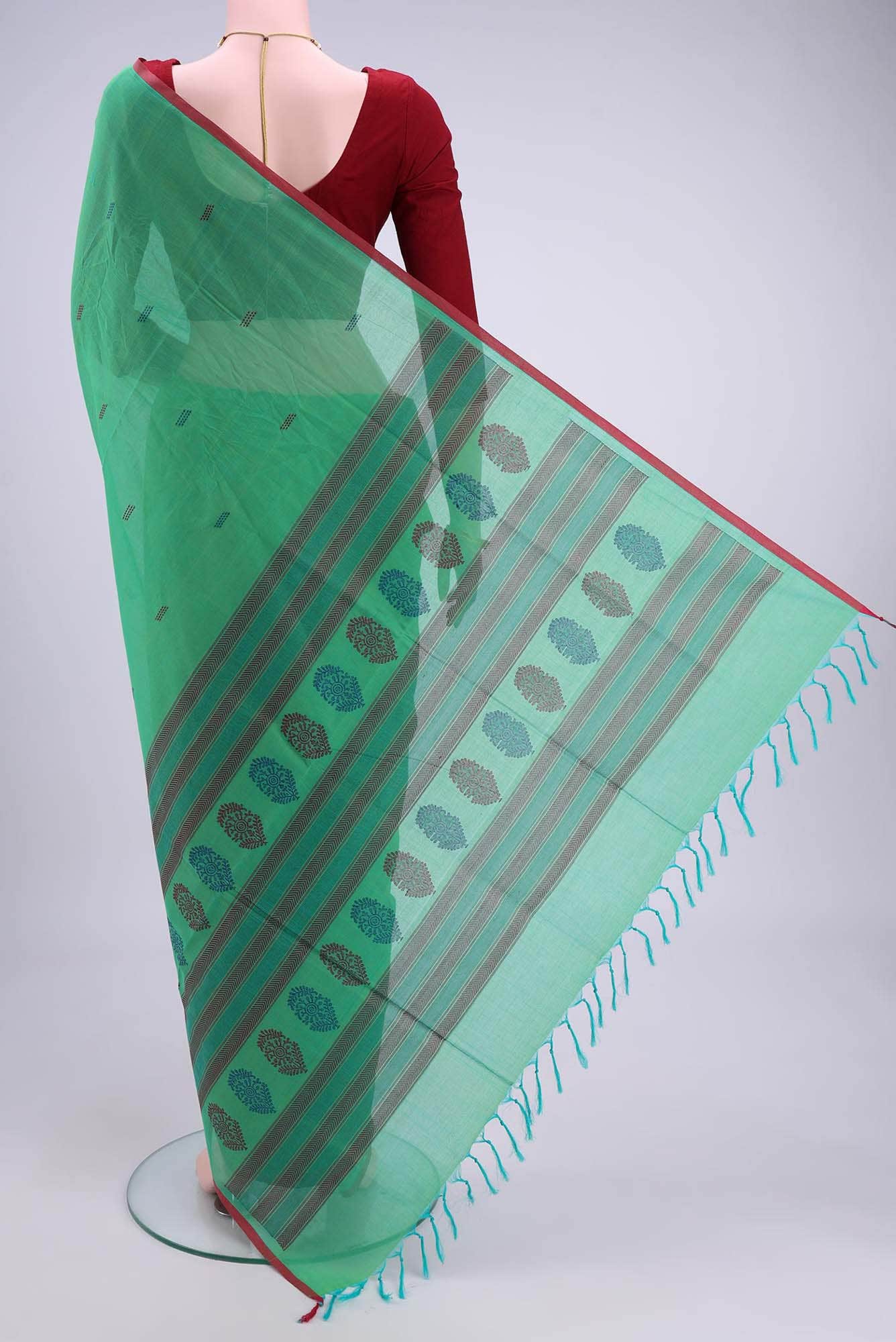 Parrot Green Coimbatore Cotton Saree - Image 3