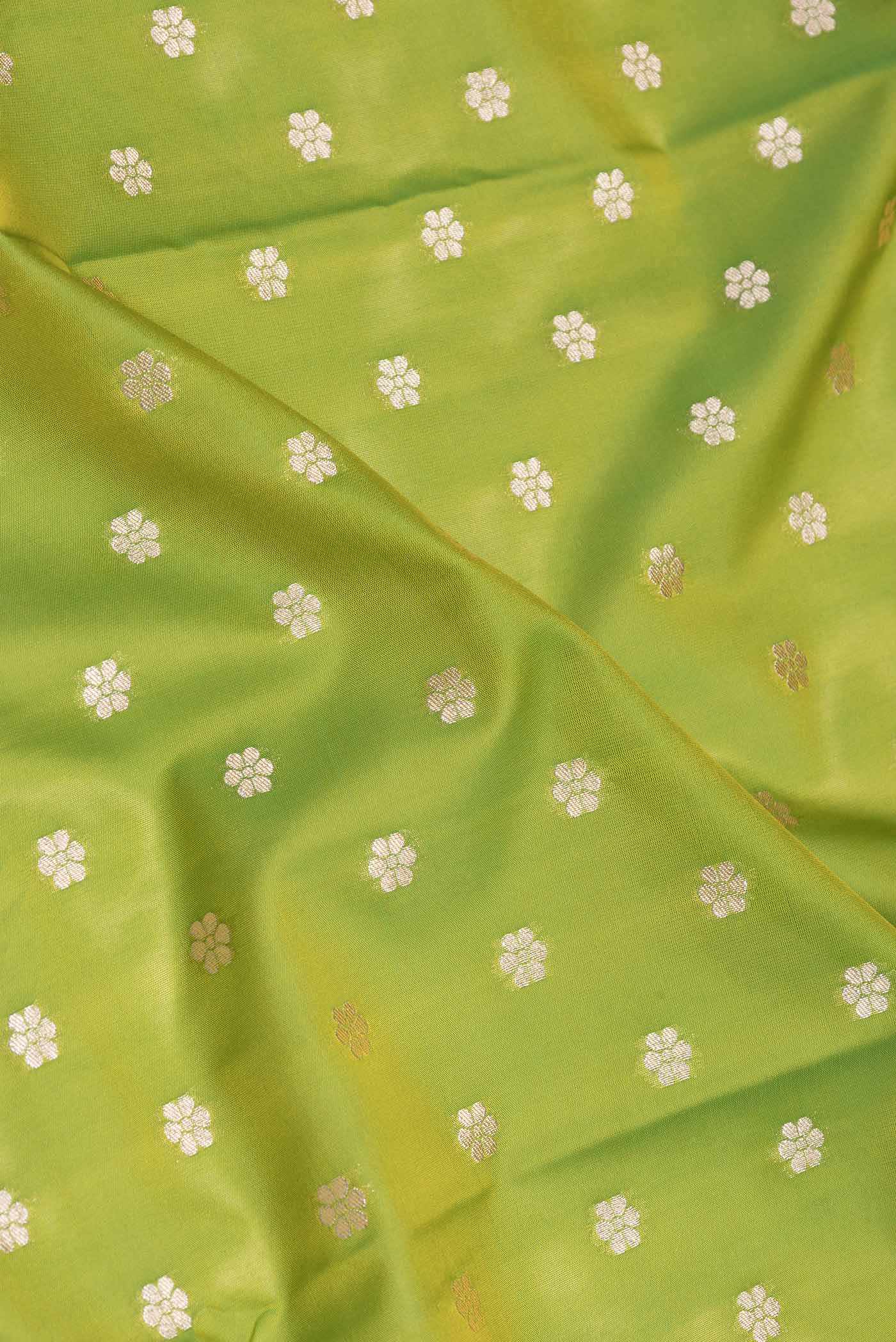 Parrot Green Blended Banarasi Silk Saree - Image 2
