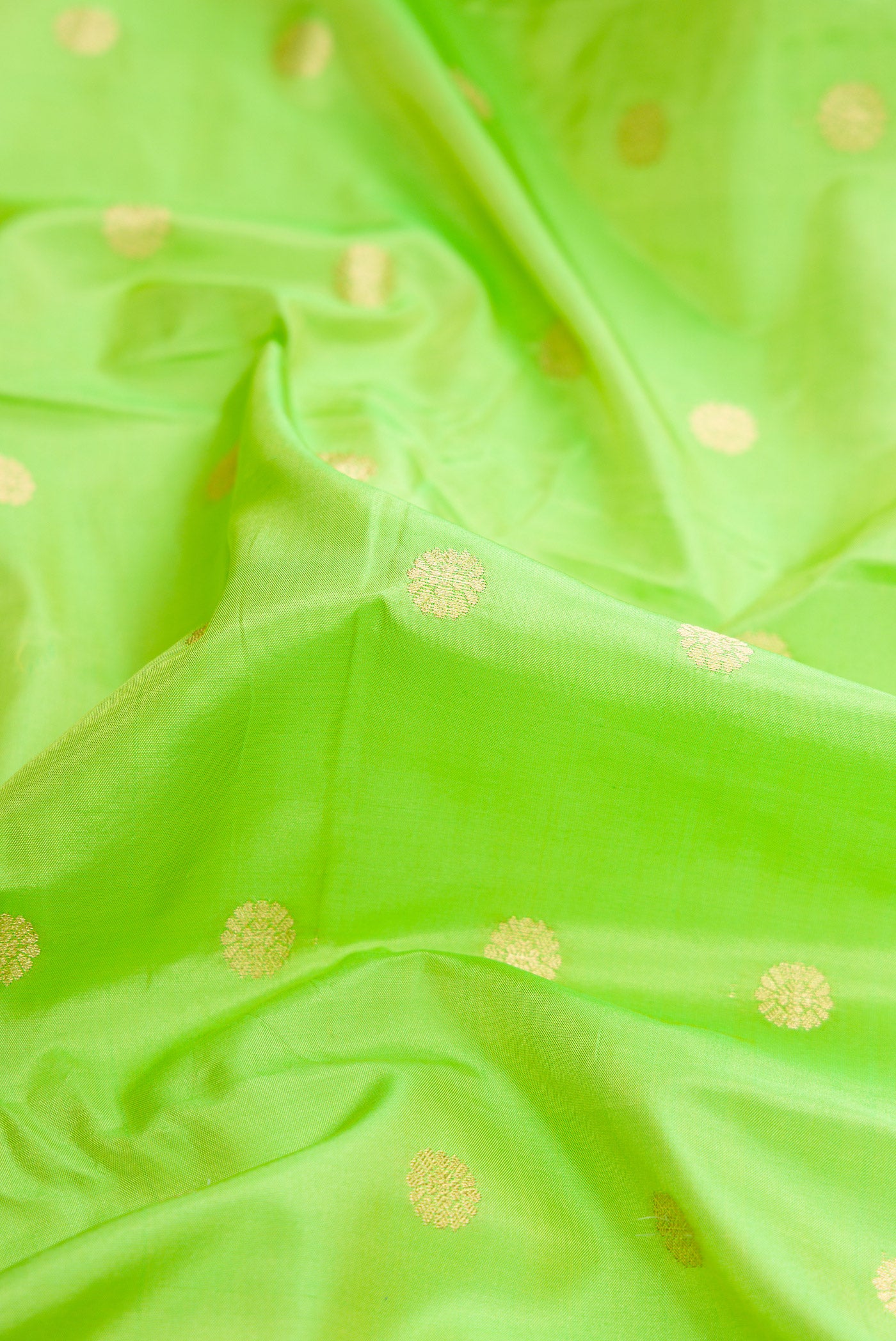 Parrot Green Blended Paithani Silk Saree - Image 2
