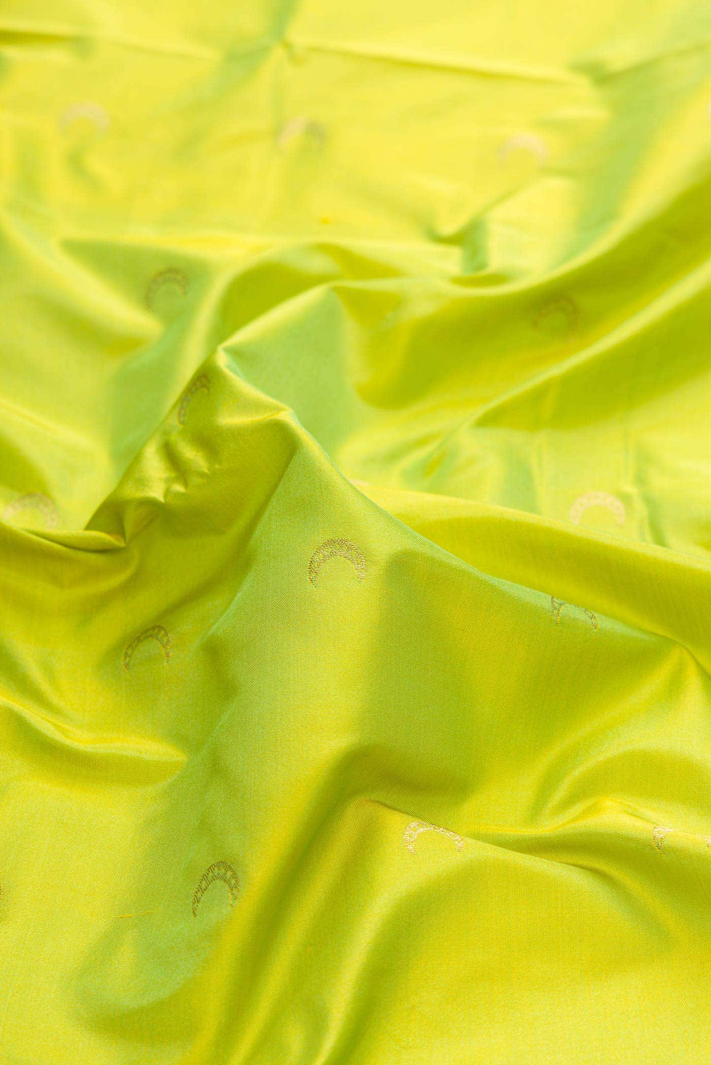 Parrot Green Dual Tone Blended Paithani Silk Saree - Image 2