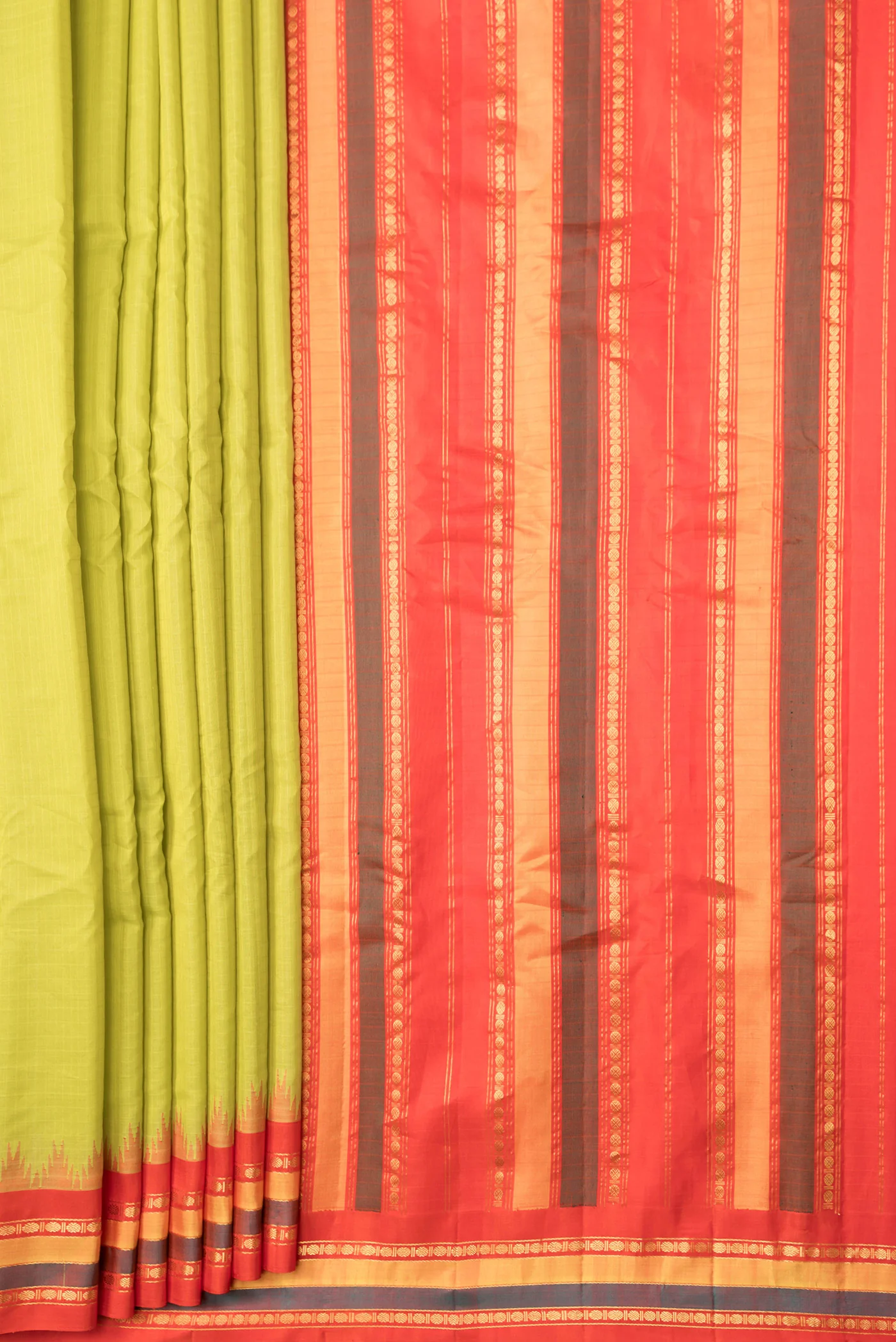 Parrot Green Gadwal Silk Cotton Saree - Image 4