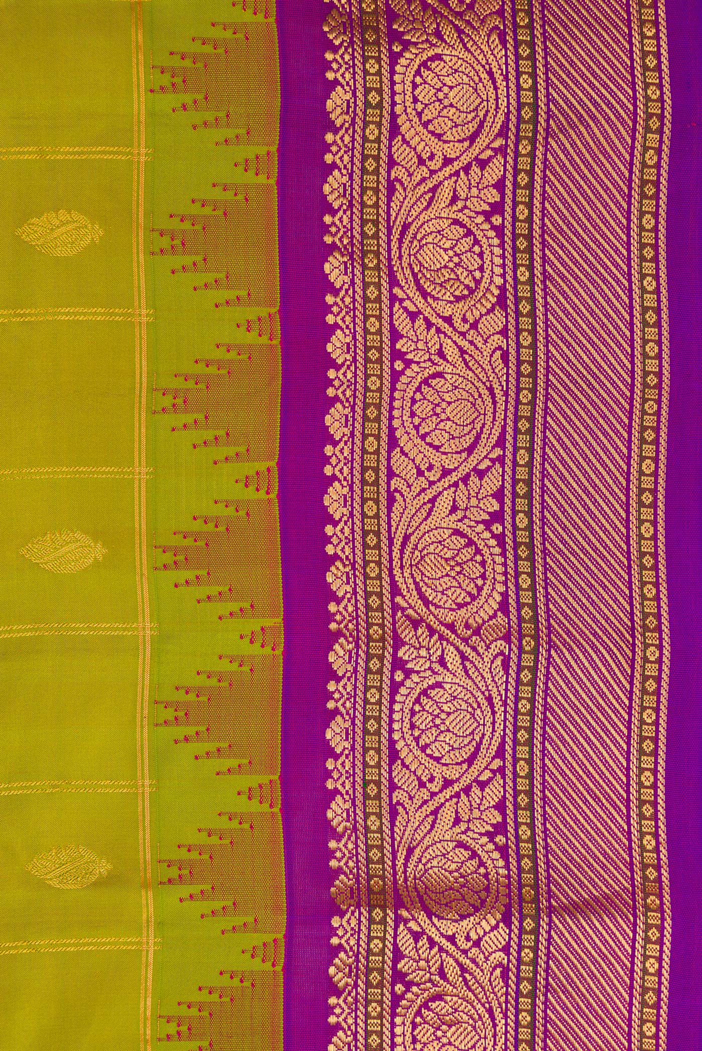 Green Gadwal Silk Saree - Image 3