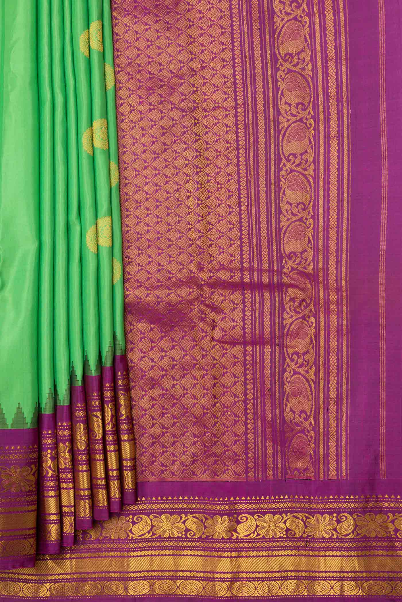 Parrot Green Dual Tone Gadwal Silk Saree - Image 4