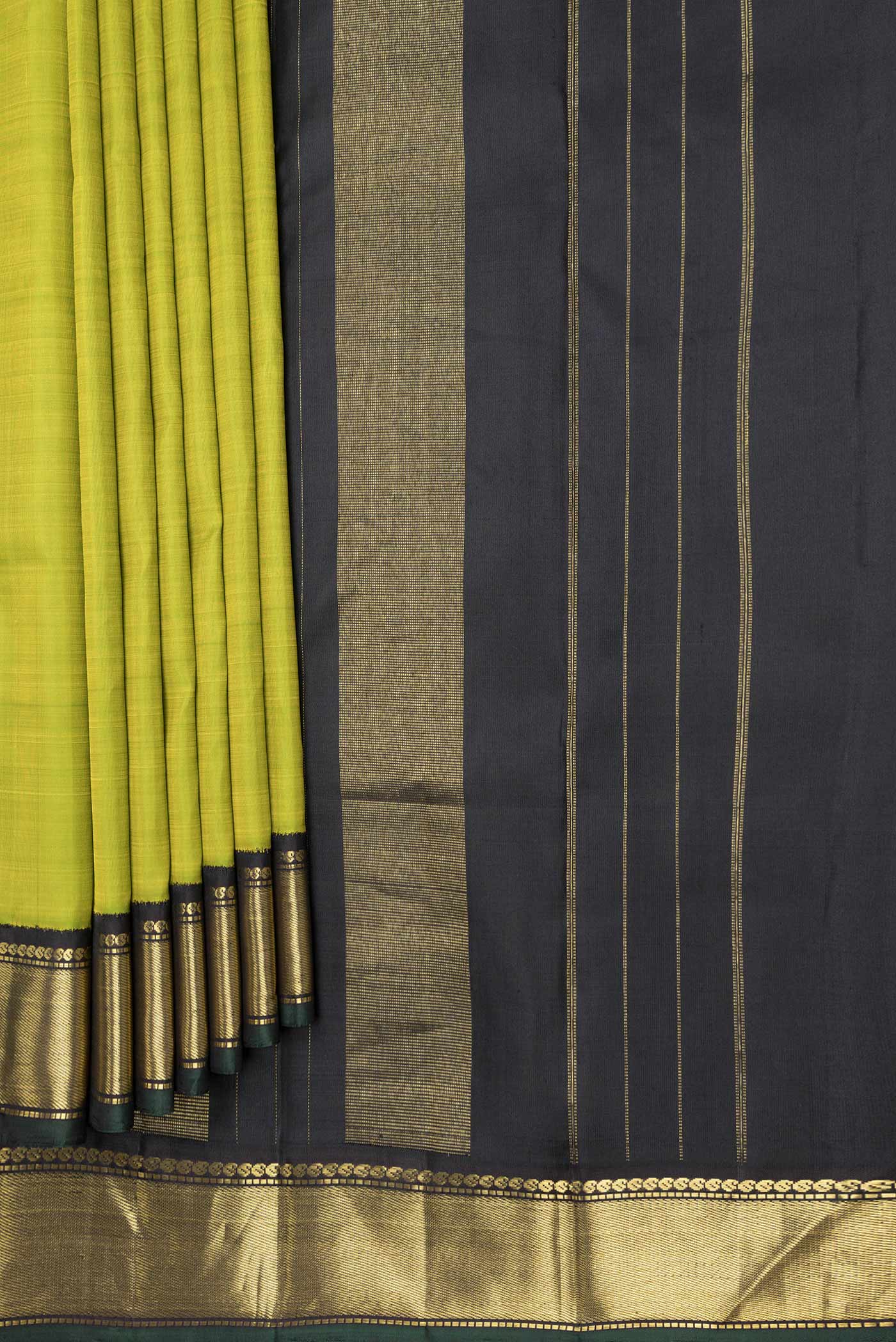 Parrot Green Dual Tone Kanjivaram Saree - Image 4