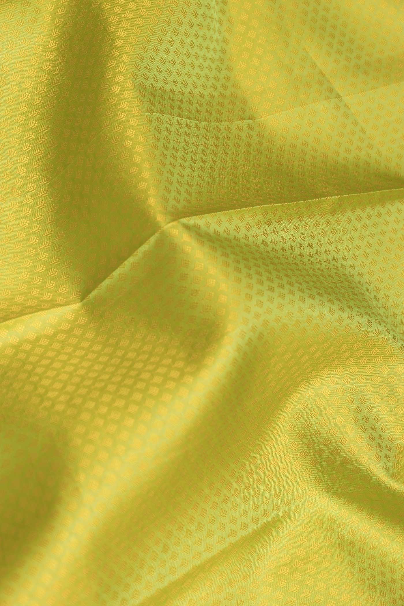 Parrot Green Dual Tone Kanchipuram Saree - Image 2