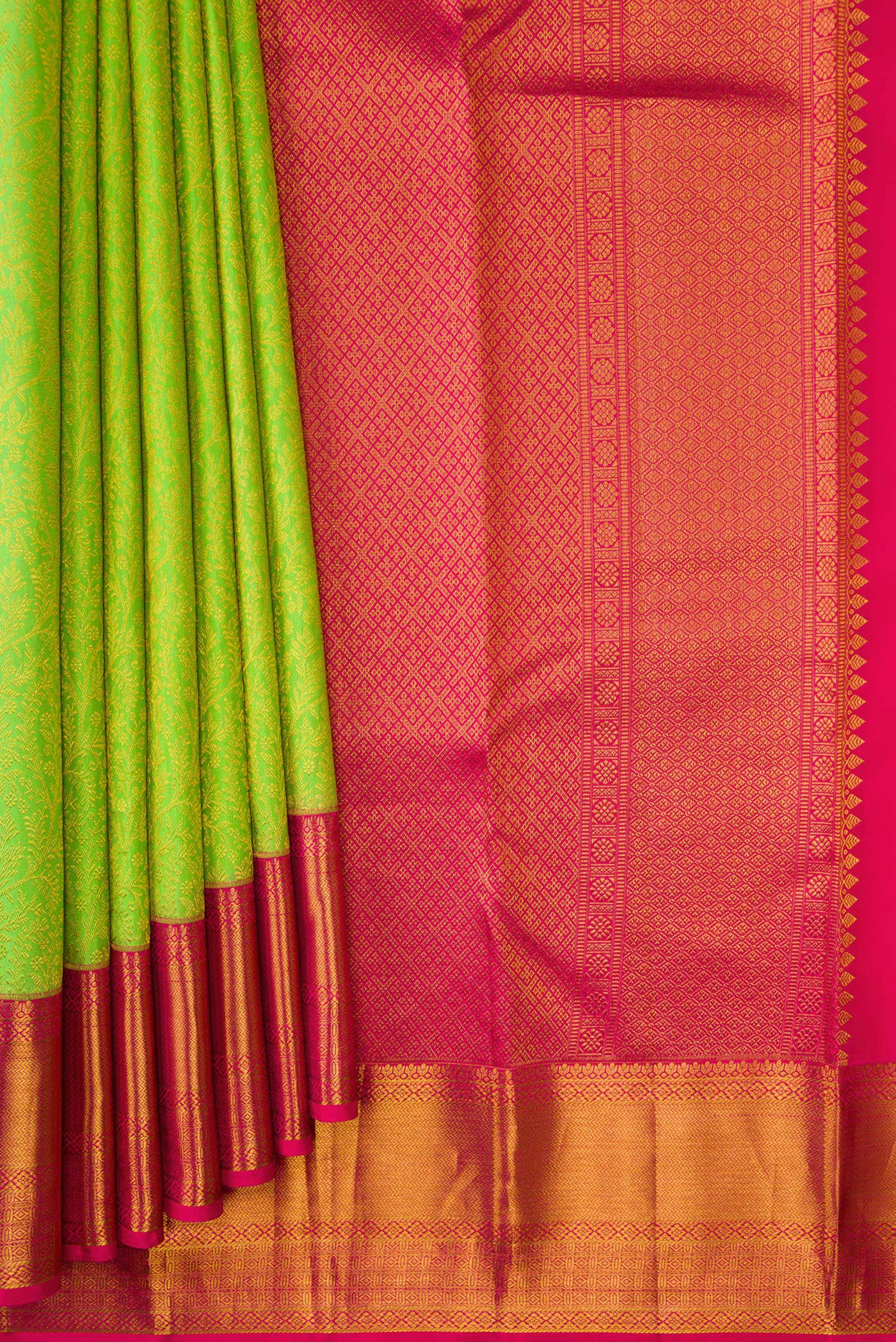 Parrot Green Kanchipuram Silk Saree - Image 4