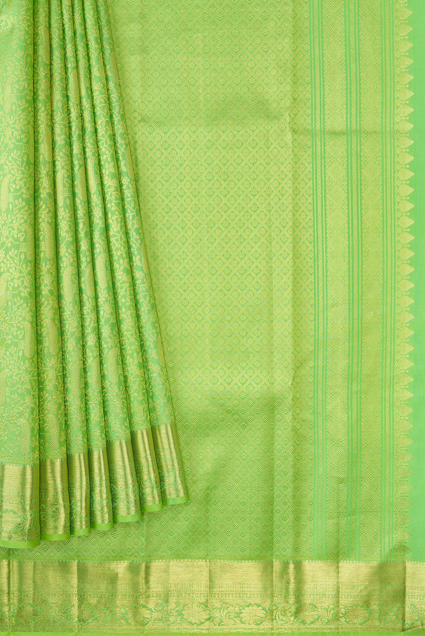 Parrot Green Kanchipuram Silk Saree - Image 5