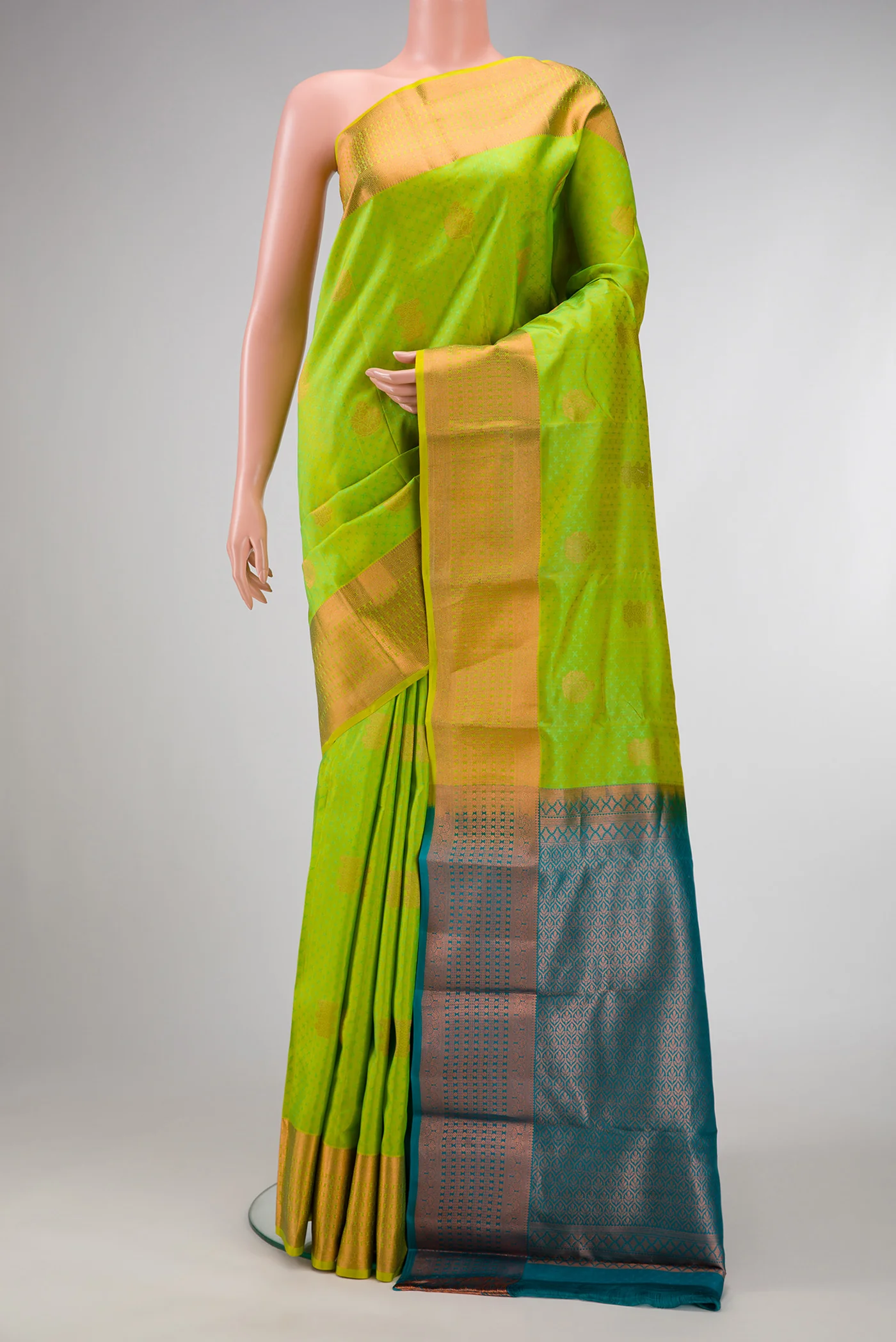 Parrot Green Kanchipuram Silk Saree