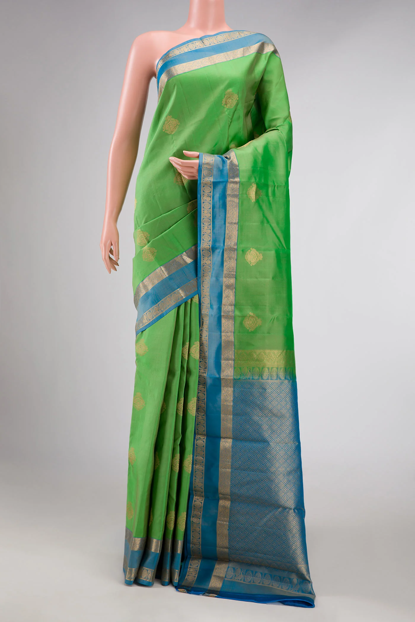 Parrot Green Dual Tone Kanchipuram Silk Saree
