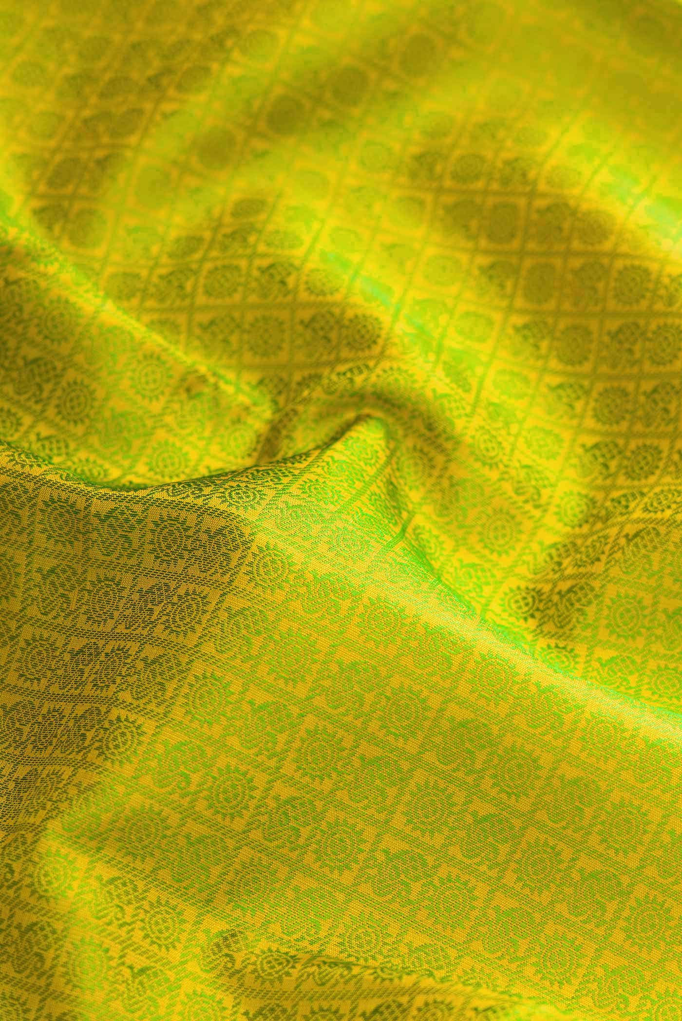 Pure Silk Pure Zari Parrot Green Dual Tone Kanchipuram Saree - Image 3