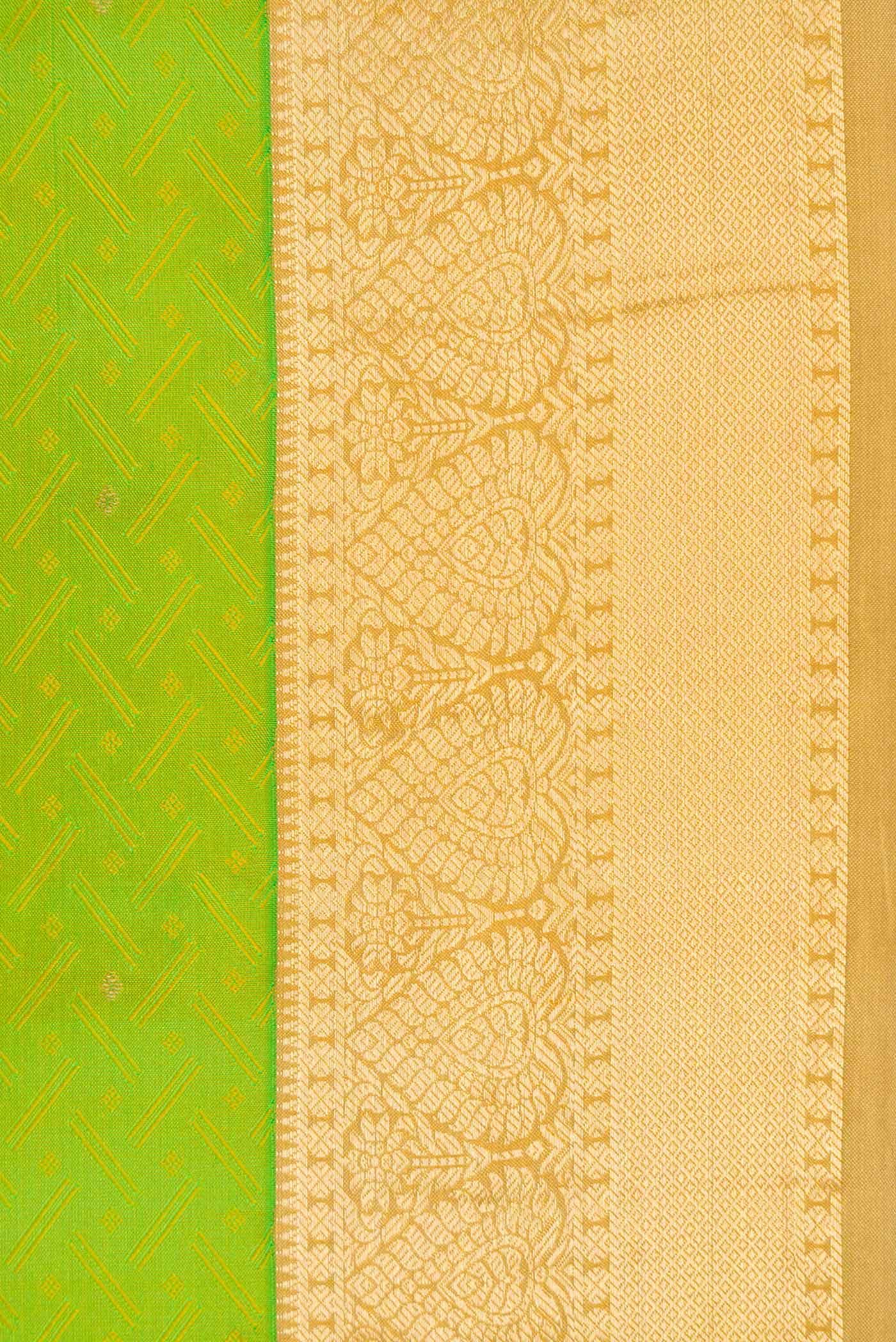 Parrot Green Dual Tone Kanchipuram Silk Saree - Image 4