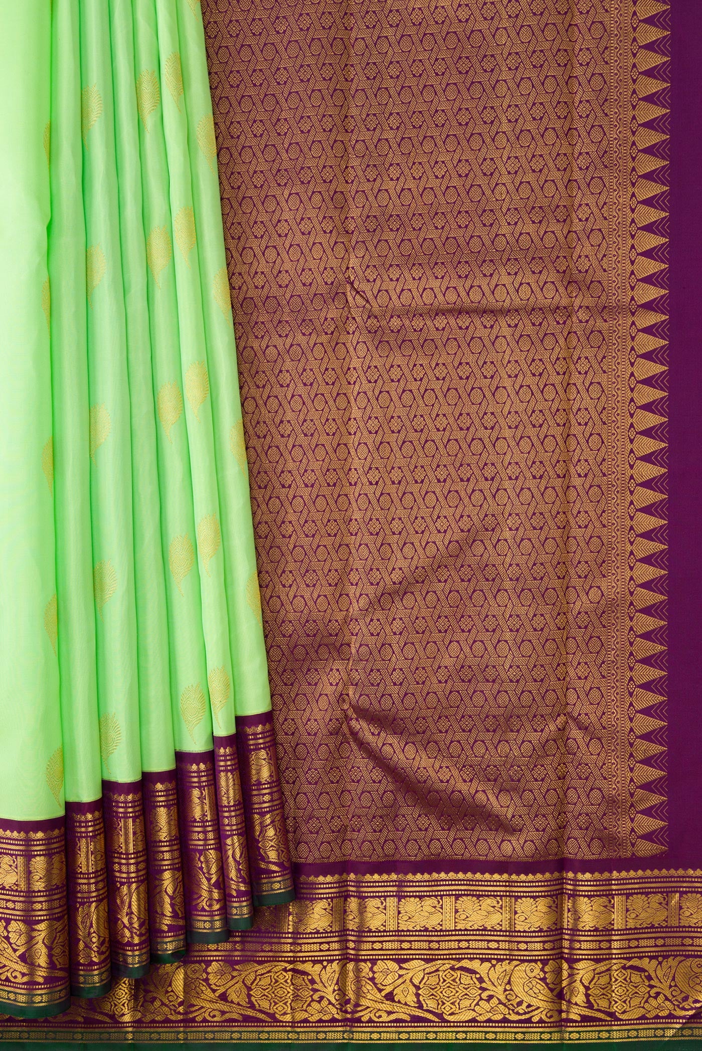 Green Kanjivaram Silk Saree - Image 4