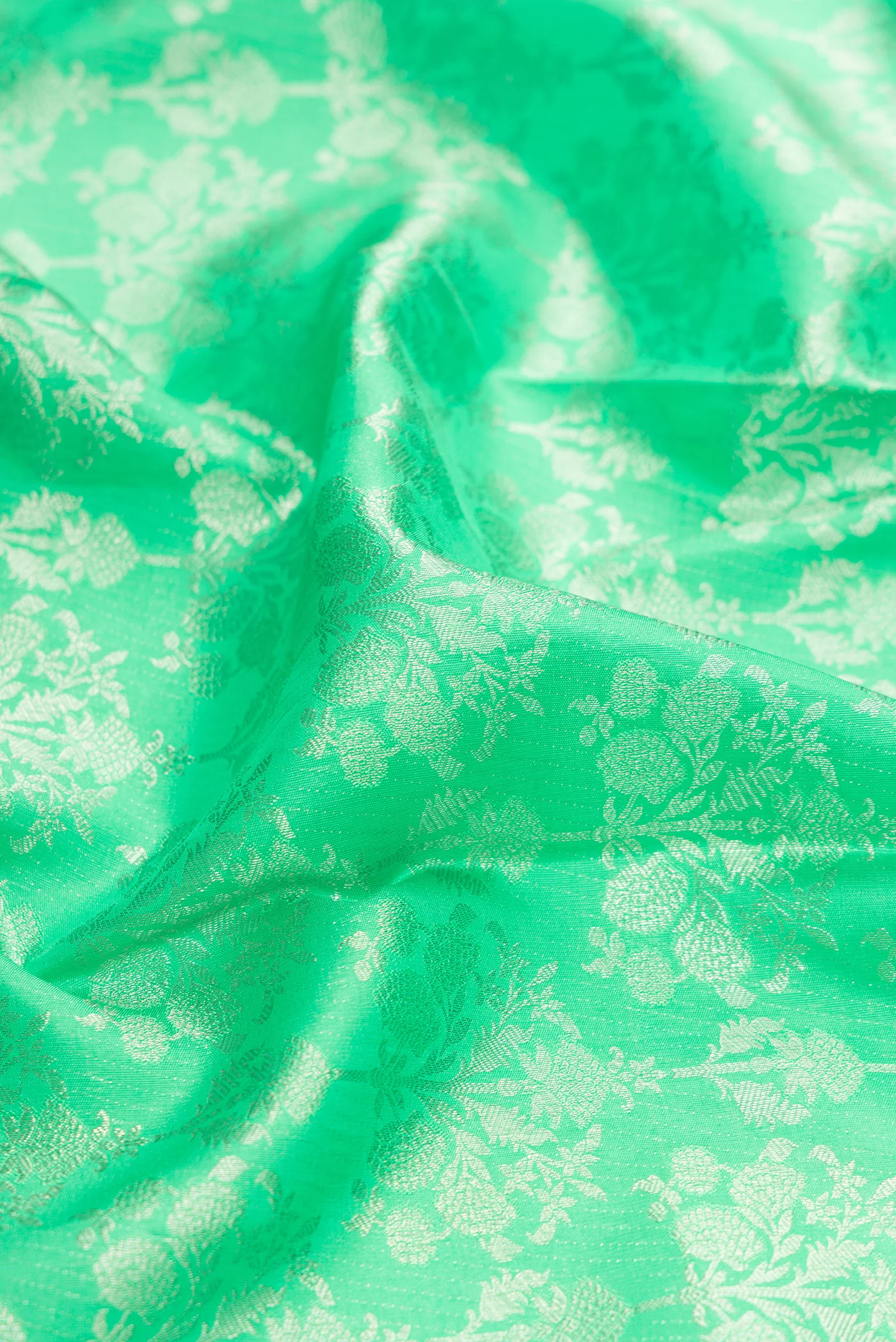 Green Kanjivaram Silk Saree - Image 2