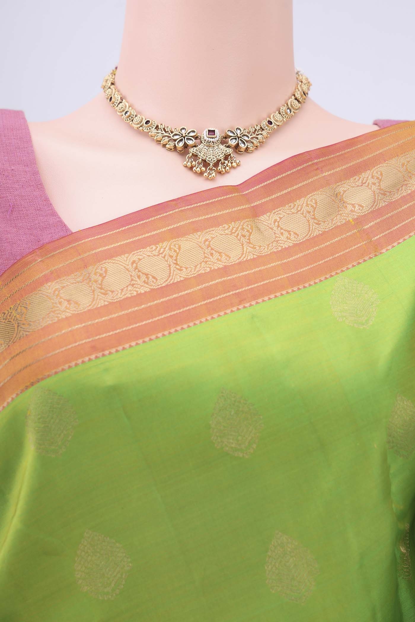 Parrot Green Dual Tone Nangavalli Silk [ Salem ] Saree - Image 2