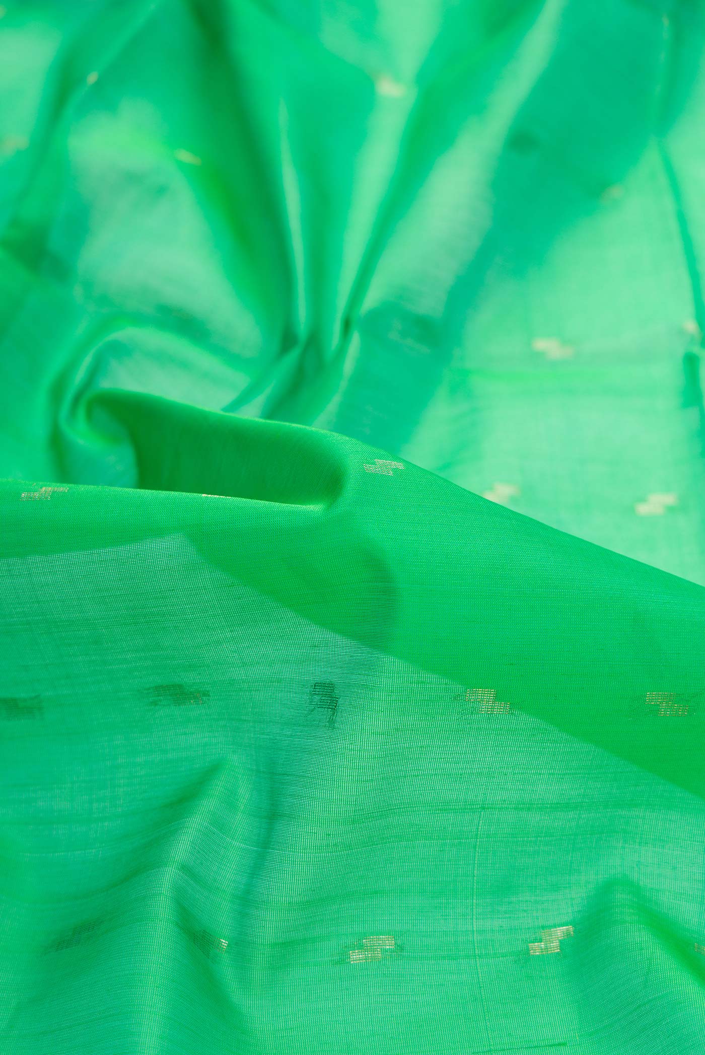 Parrot Green Dual Tone Silk Cotton Saree - Image 2