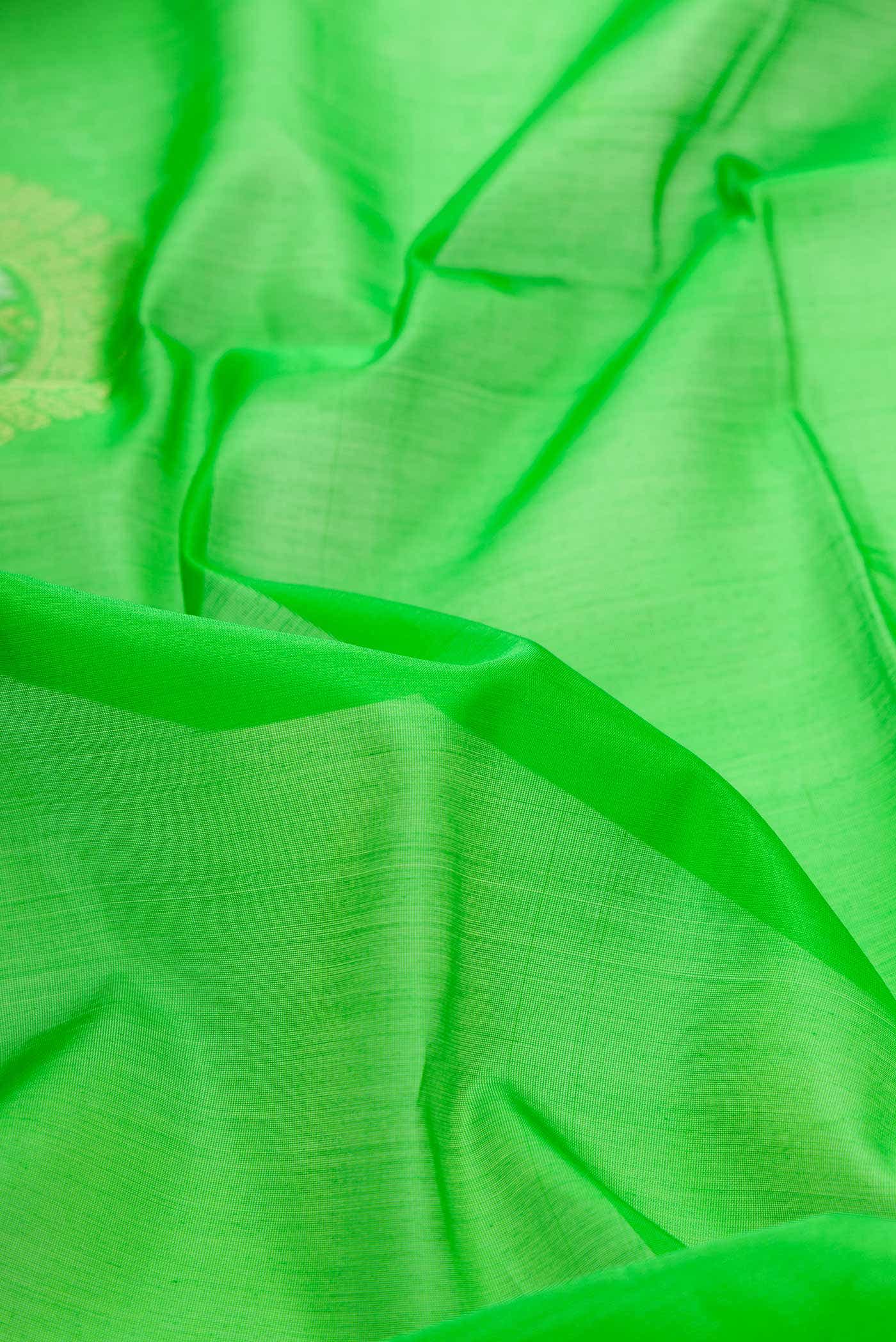 Parrot Green Dual Tone Silk Cotton Saree - Image 2