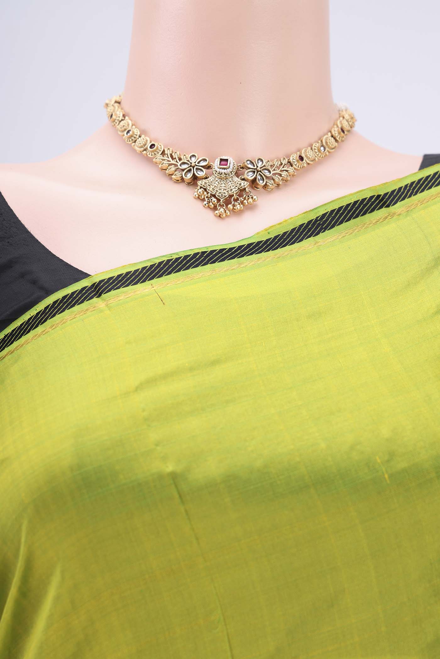 Parrot Green Kanchipuram Silk Saree - Image 2
