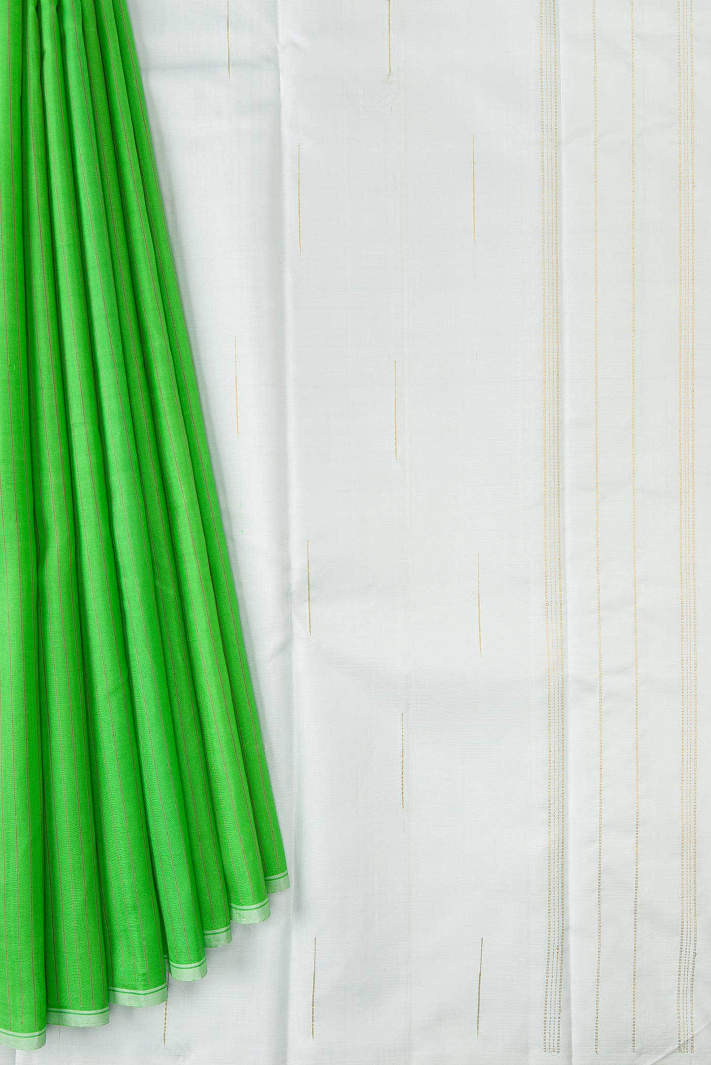 Parrot Green Kanchipuram Silk Saree - Image 2