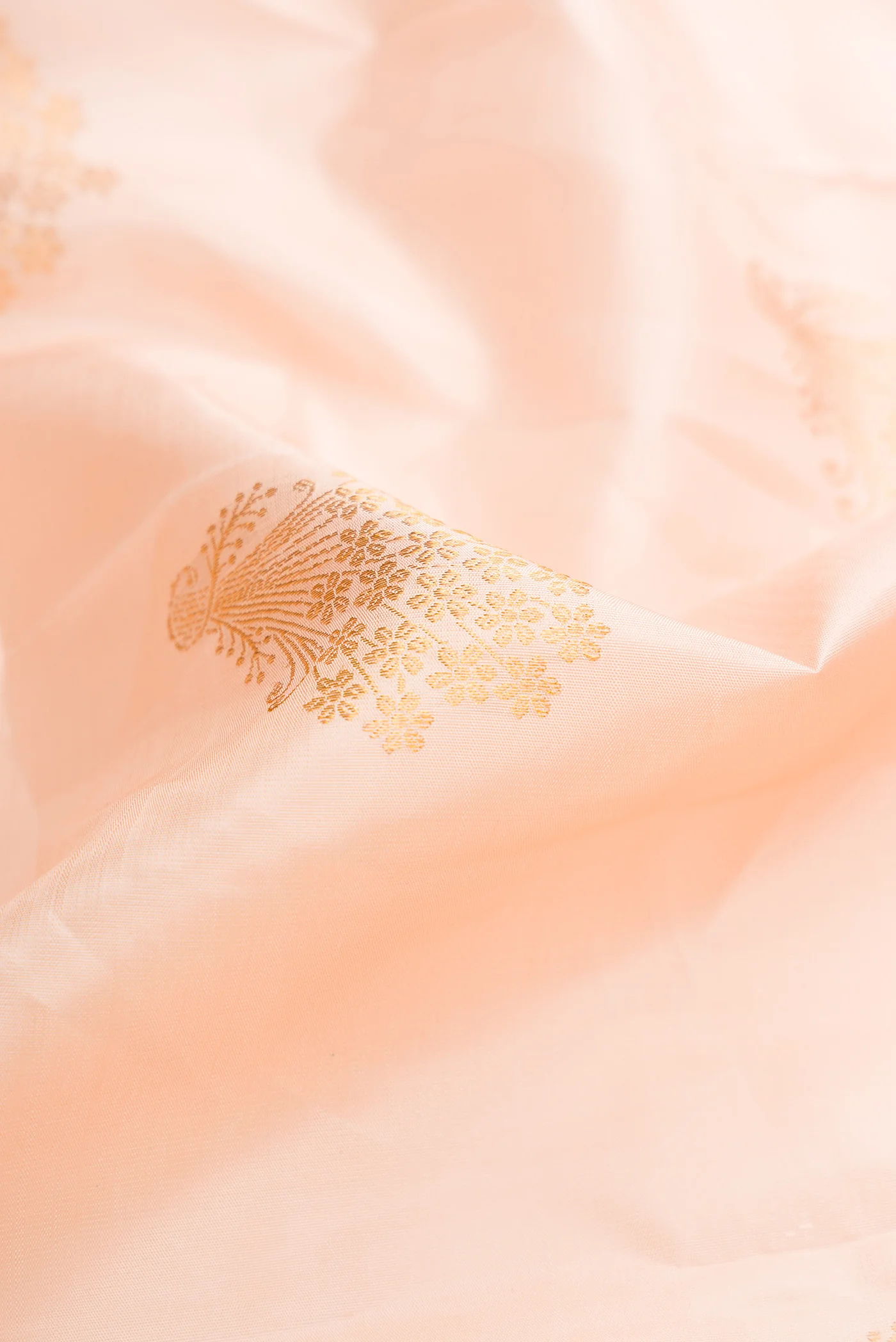 Rose Gold Kanchipuram Silk Saree - Image 2