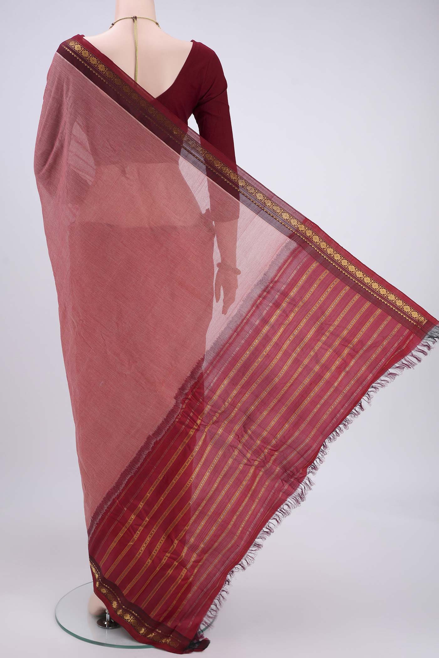 Coral Gadwal cotton Saree - Image 3
