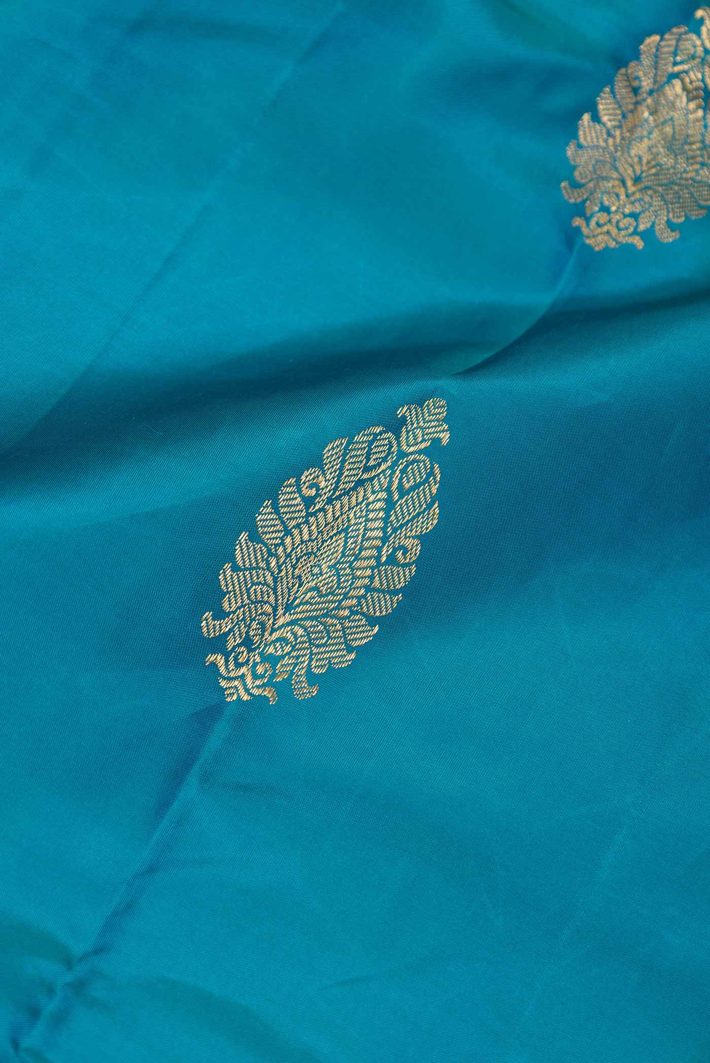 Peacock Blue Dual Tone Kanjivaram Saree - Image 2