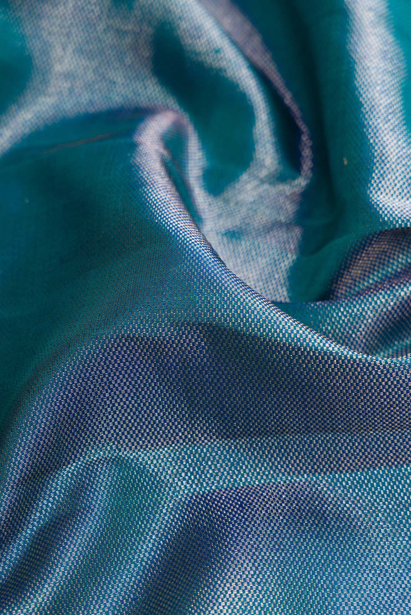 Peacock Blue Dual Tone Kanchipuram Silk Saree - Image 2