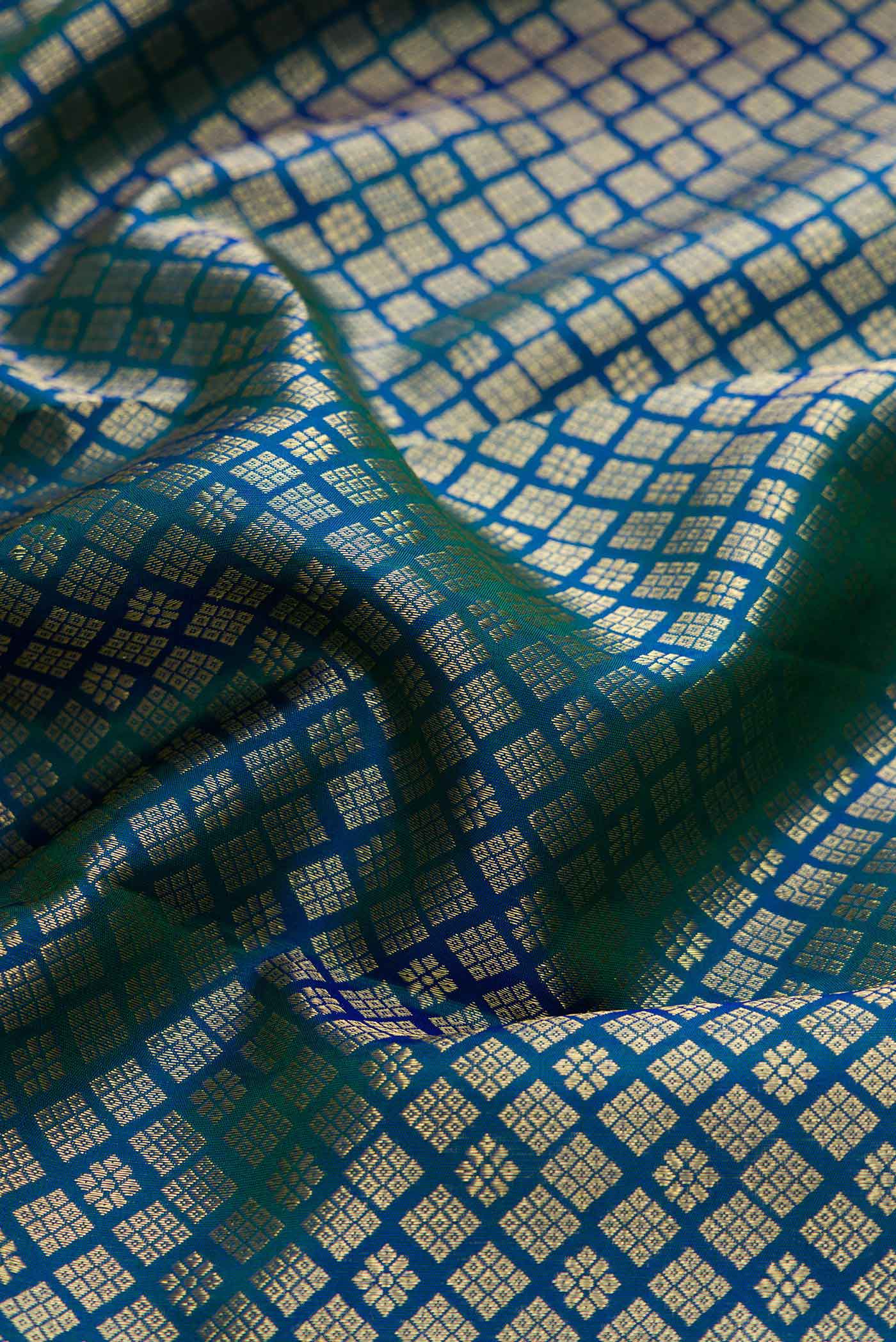 Peacock Blue Dual Tone Kanjivaram Silk Saree - Image 2
