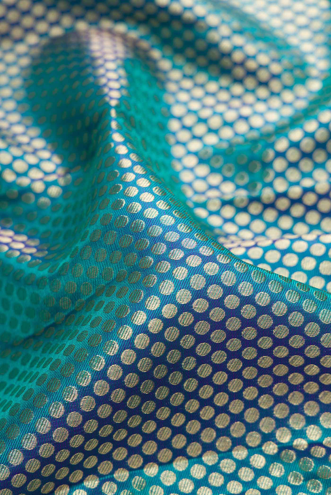 Peacock Blue Dual Tone Kanjivaram Silk Saree - Image 2