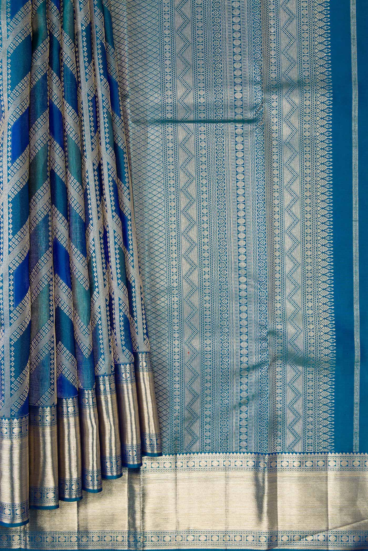 Peacock Blue Dual Tone Kanjivaram Silk Saree - Image 4