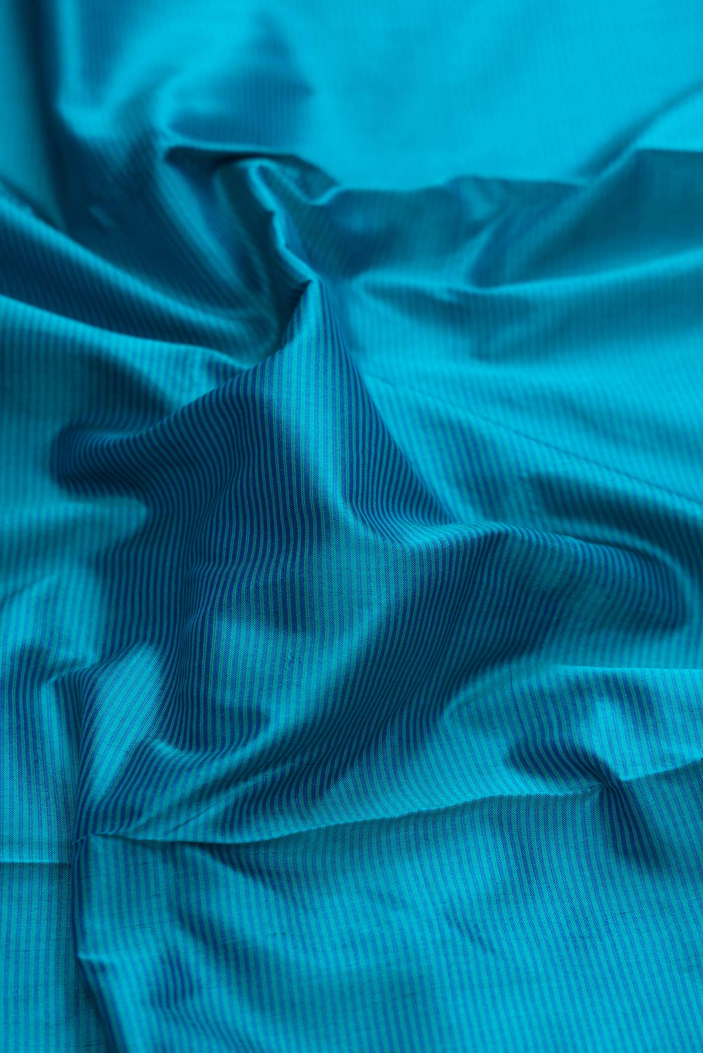 Peacock Blue Dual Tone Maheshwari Silk Saree - Image 2