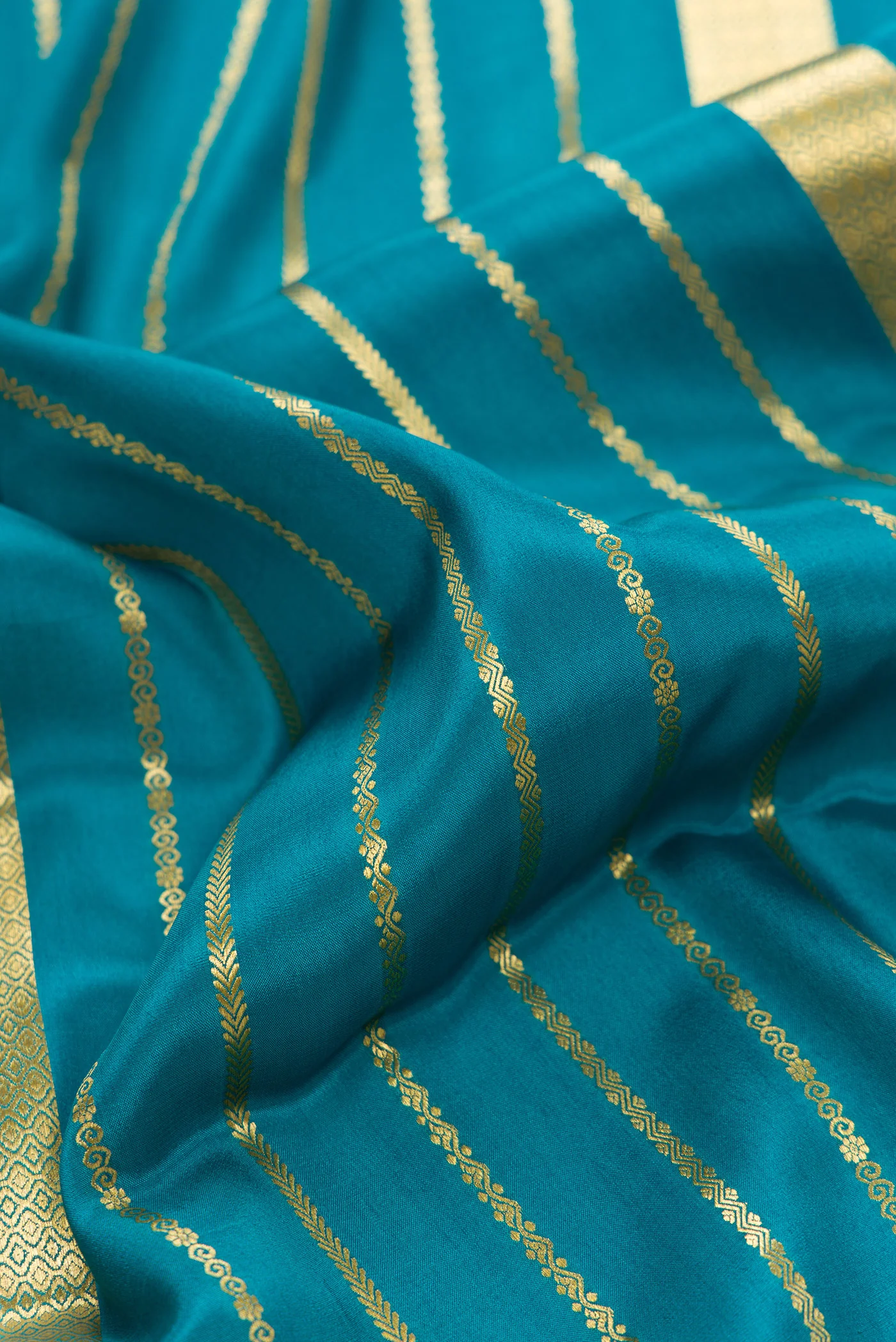 Peacock Blue Mysore Crepe Saree - Image 2
