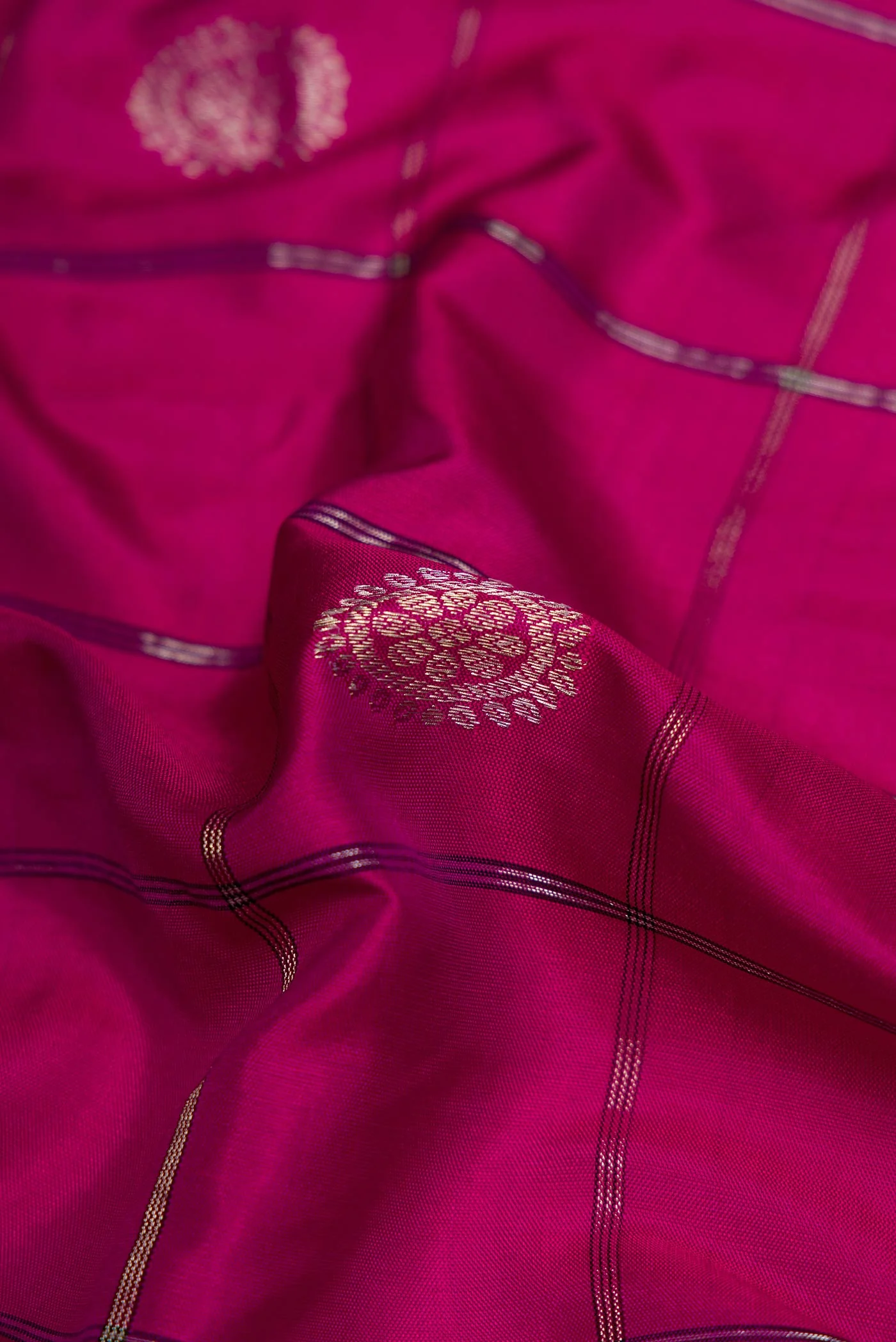 Pink Dual Tone Gadwal Silk Saree - Image 2
