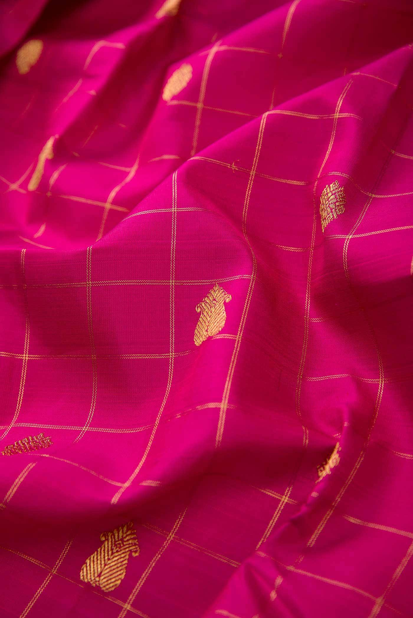 Pure Silk Pure Zari Pink Dual Tone Kanjivaram Saree - Image 3
