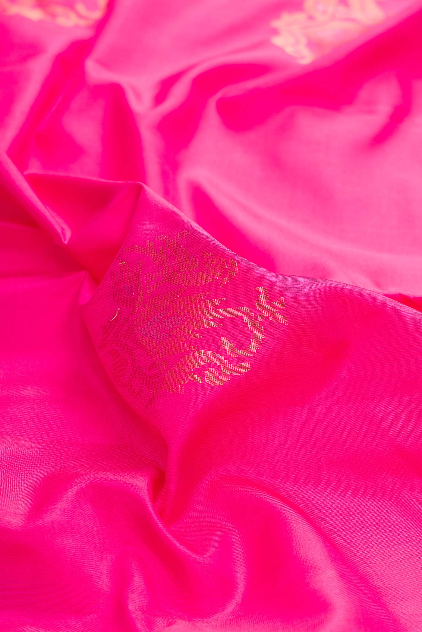 Pink Dual Tone Soft Silk Saree - Image 2