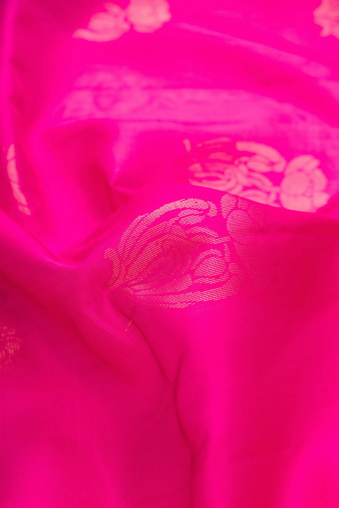 Pink Dual Tone Soft Silk Saree - Image 2