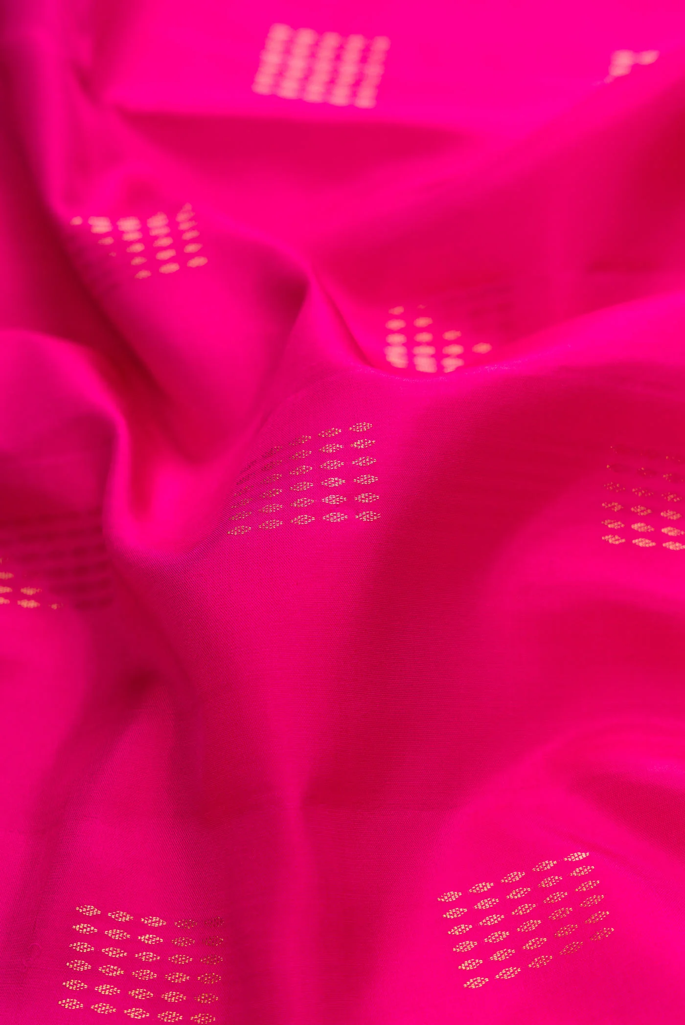 Pink Dual Tone Soft Silk Saree - Image 2